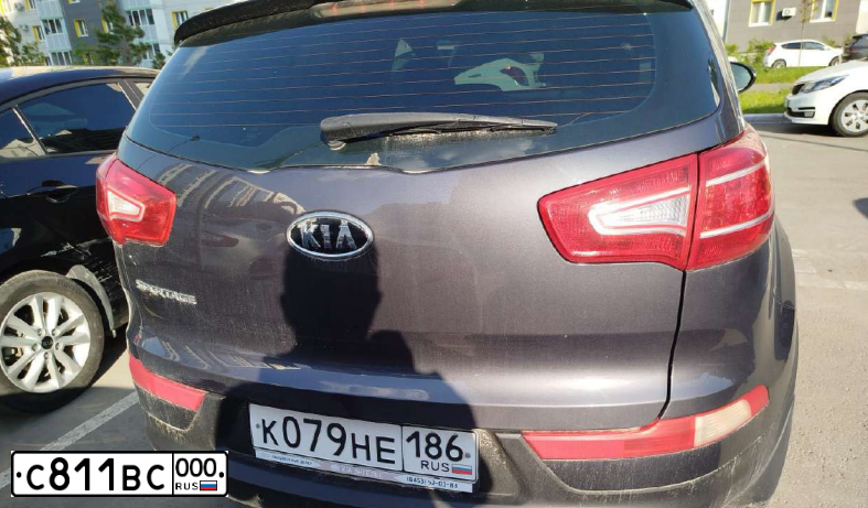 Фото автомобиля KIA SPORTAGE, 2011 — госномер С072КЕ774. Цвет: ЧЕРНЫЙ ПЕРЛАМУТР