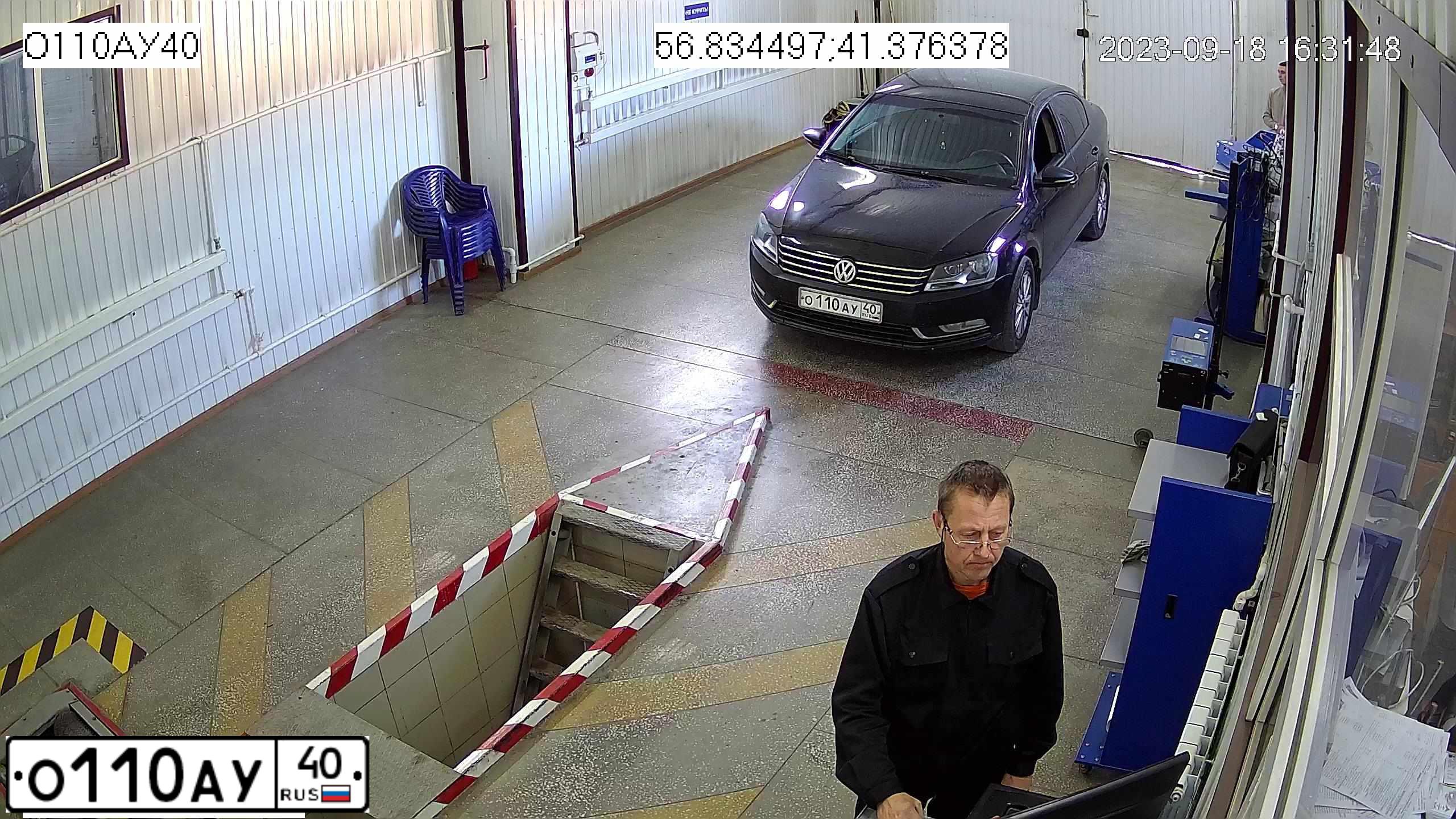 Фото автомобиля VOLKSWAGEN PASSAT, 2011 — госномер В496СЕ37. Цвет: ЧЕРНЫЙ