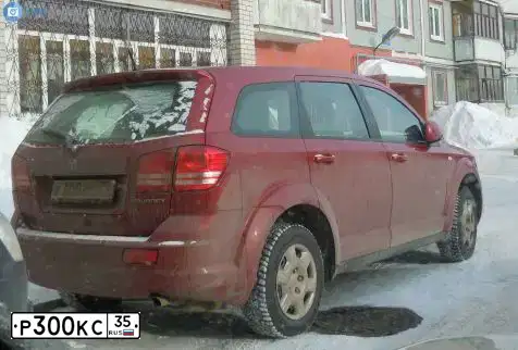 Фото автомобиля DODGE JOURNEY, 2010 — госномер О592ОХ198. Цвет: Красный