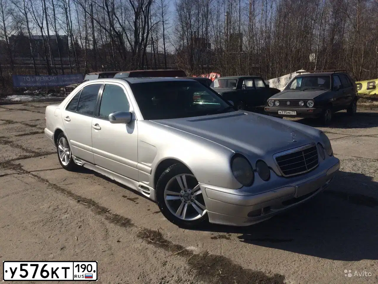 Фото автомобиля MERCEDES E-KLASSE, 1999 — госномер Н505КТ32. Цвет: Серебристый