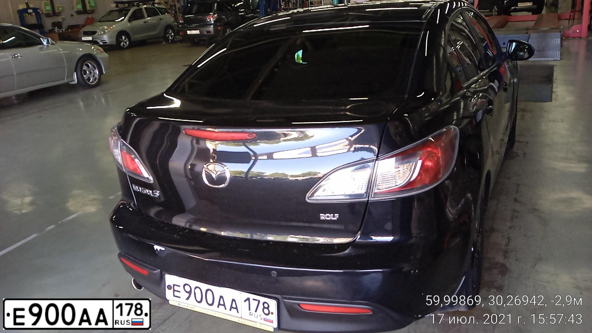 Фото автомобиля MAZDA 3, 2009 — госномер Е900АА178. Цвет: ЧЕРНЫЙ