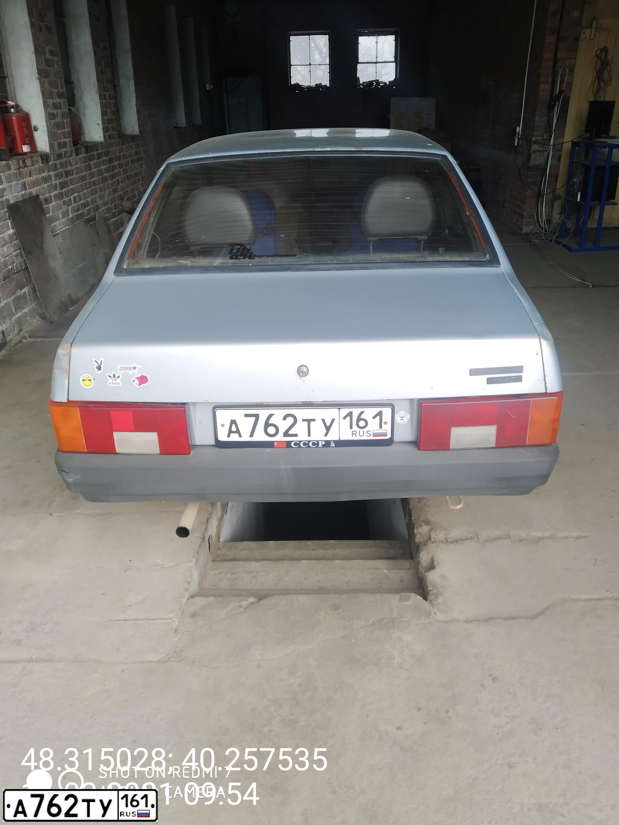 Фото автомобиля LADA 2109 SAMARA, 2001 — госномер А762ТУ161. Цвет: СЕРЕБРИСТО-ГОЛУБОЙ