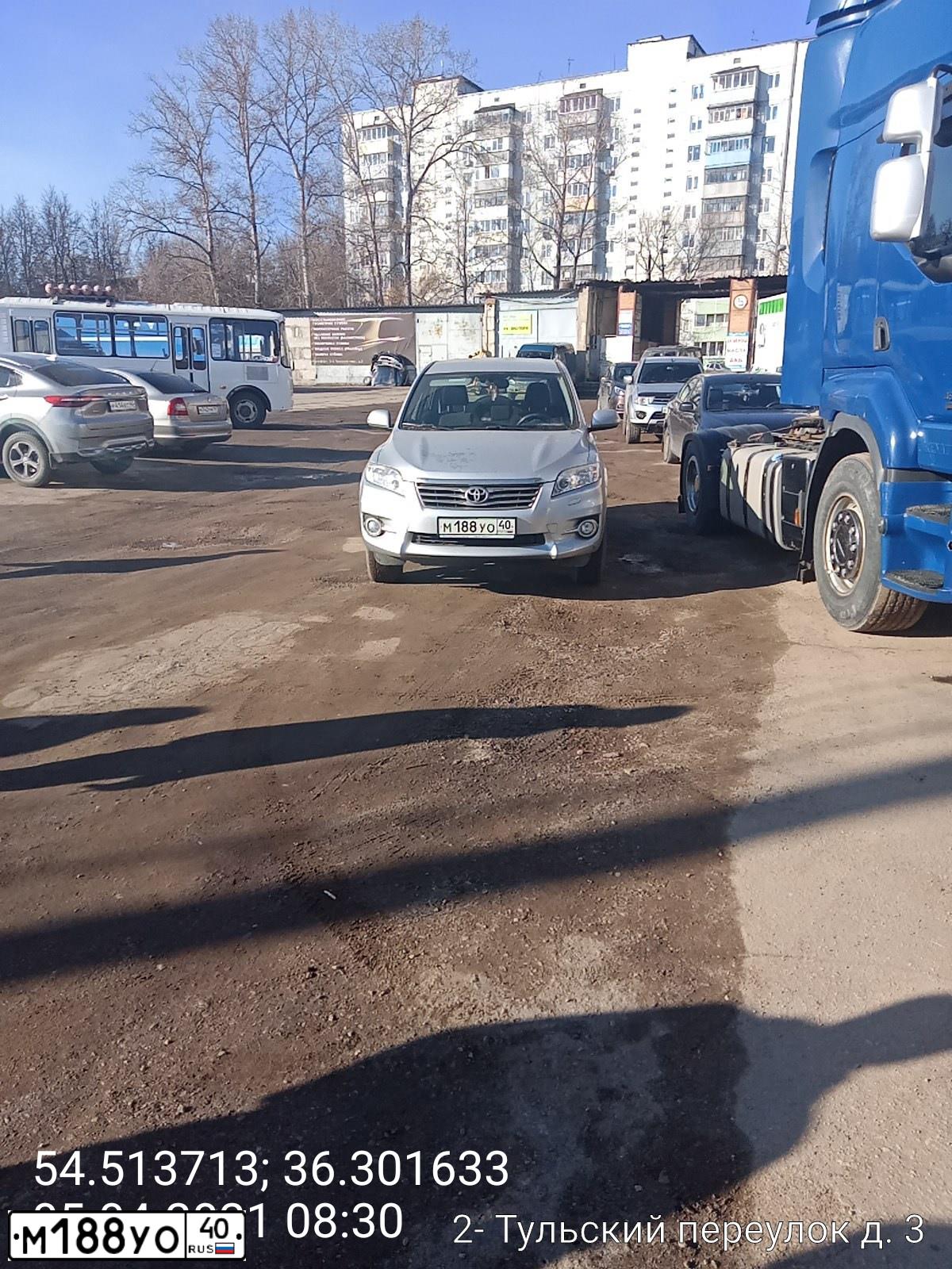 Фото автомобиля TOYOTA RAV4, 2012 — госномер М188УО40. Цвет: СЕРЕБРИСТЫЙ