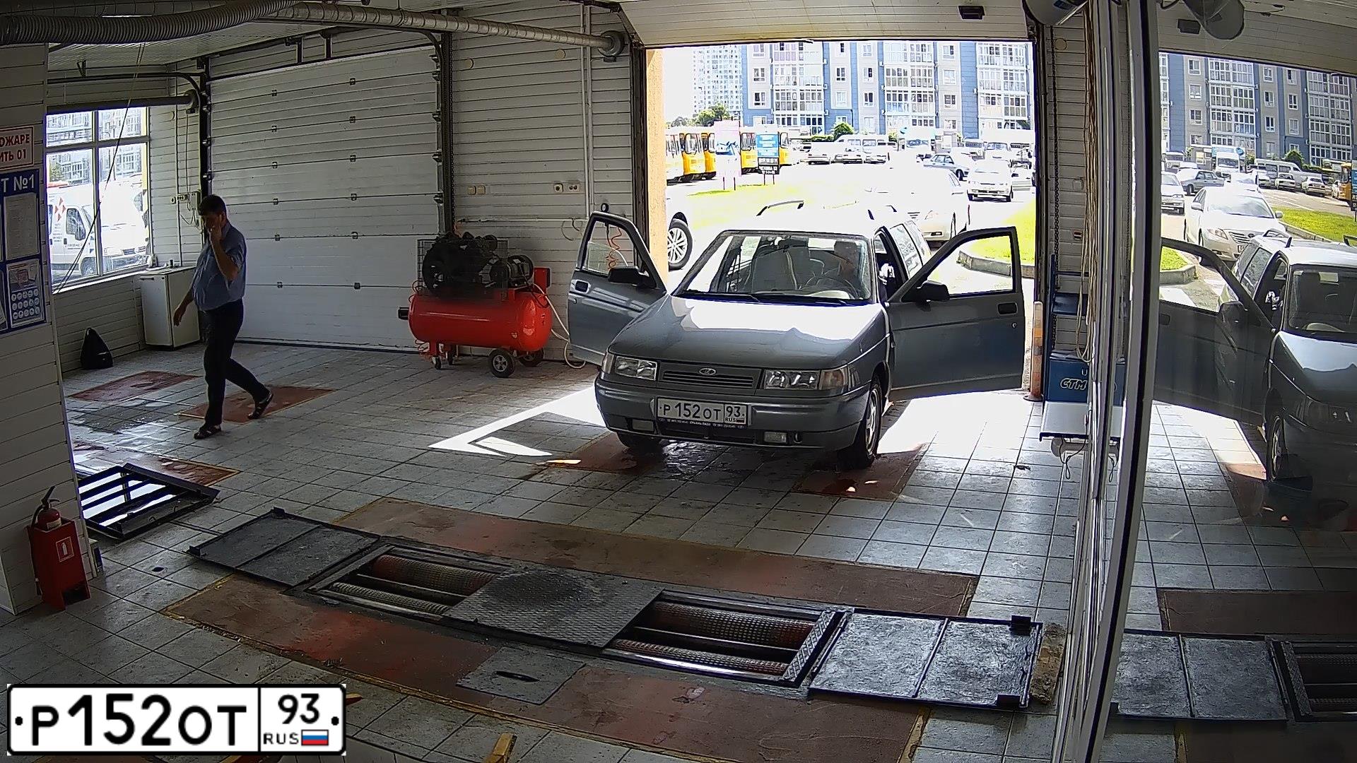 Фото автомобиля FORD FOCUS, 2006 — госномер В940КК82. Цвет: Светло-Серо-Голубой