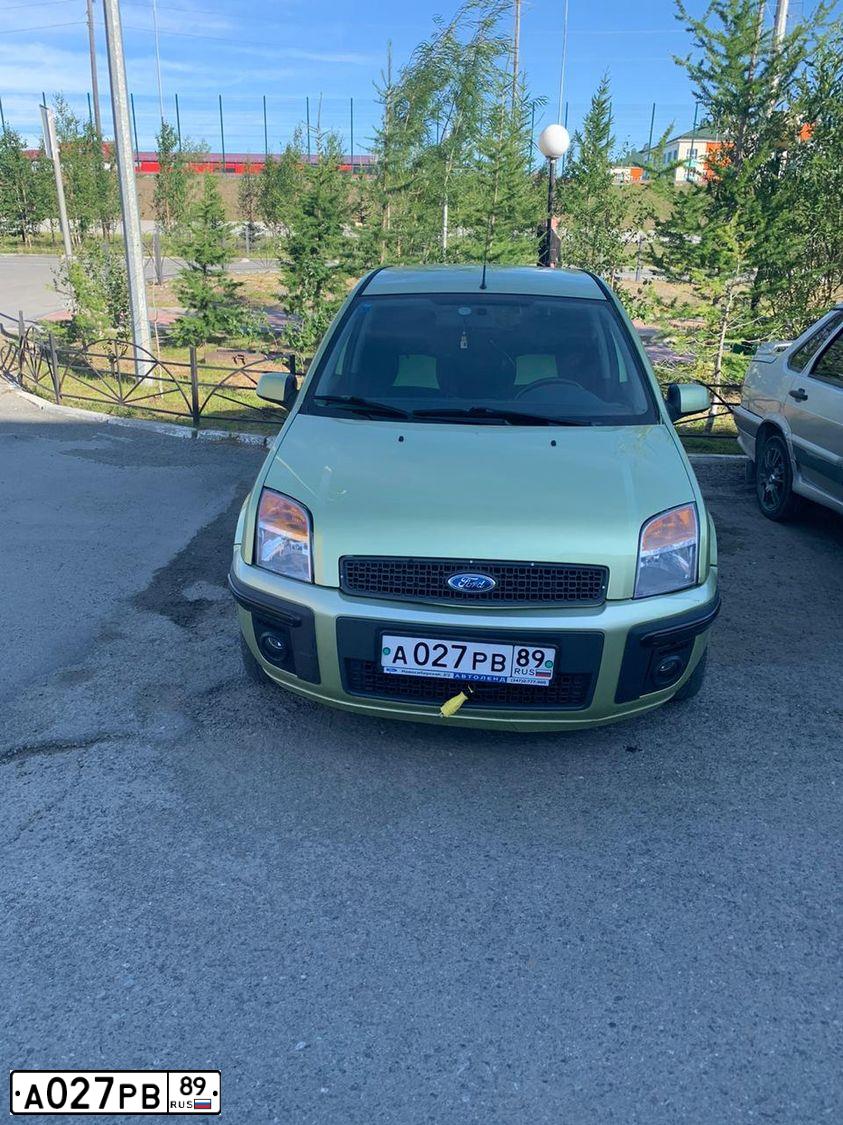 Фото автомобиля FORD FUSION, 2007 — госномер В843СС122. Цвет: Зеленовато-желтый
