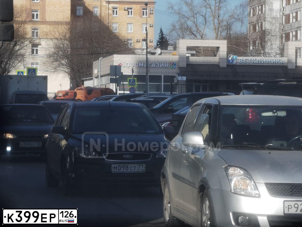 Фото автомобиля LADA 2114 SAMARA, 2006 — госномер К399ЕР126. Цвет: ЗОЛОТИСТ.ТЕМНО-ЗЕЛЕНЫЙ
