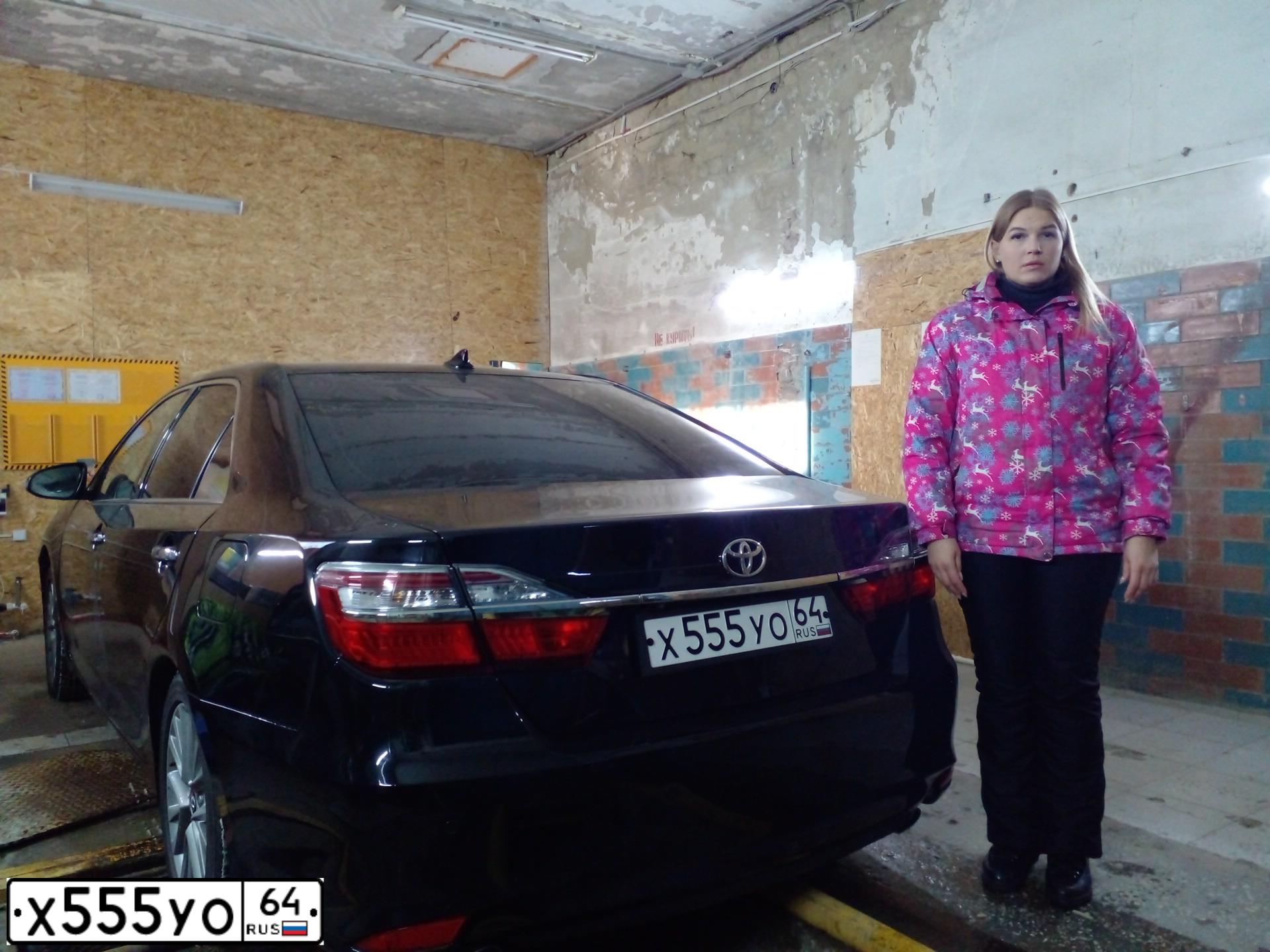 Фото автомобиля TOYOTA CAMRY, 2015 — госномер С044ОС761. Цвет: ЧЕРНЫЙ МЕТАЛЛИК