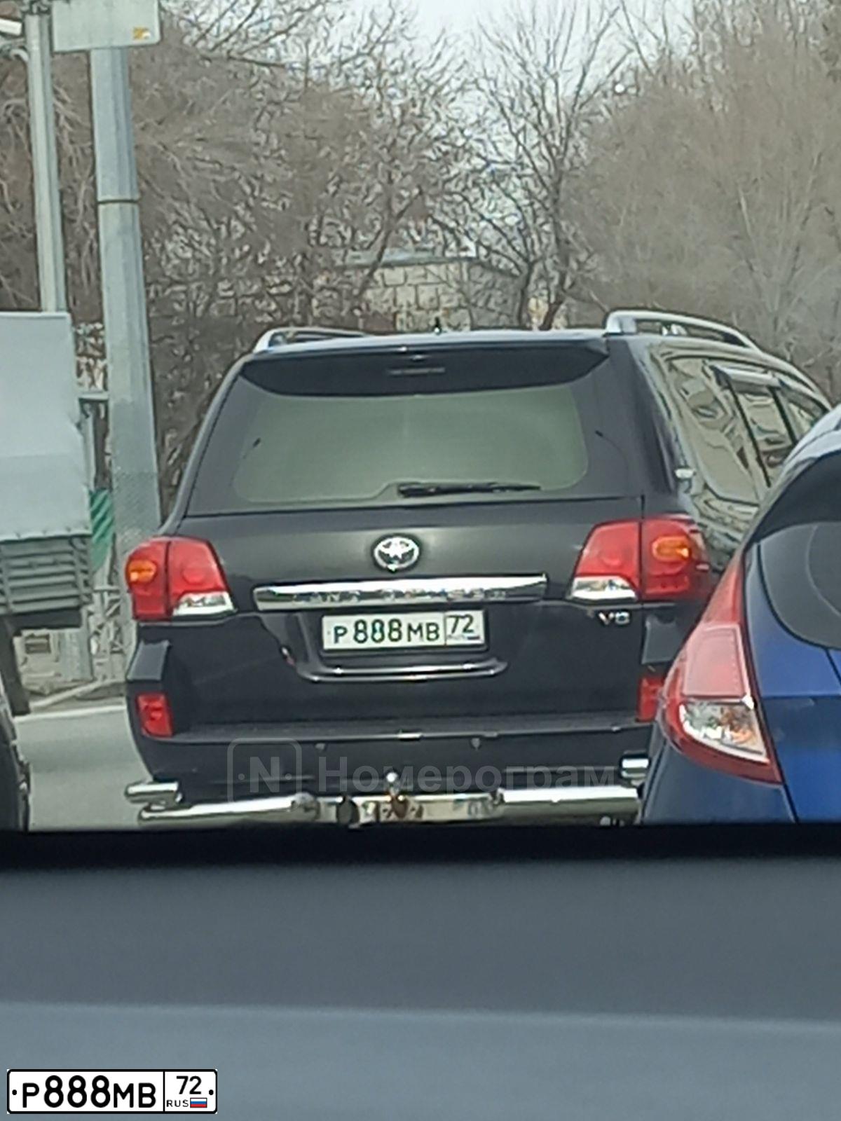 Фото автомобиля TOYOTA LANDCRUISER 200, 2014 — госномер Р888МВ72. Цвет: ЧЕРНЫЙ