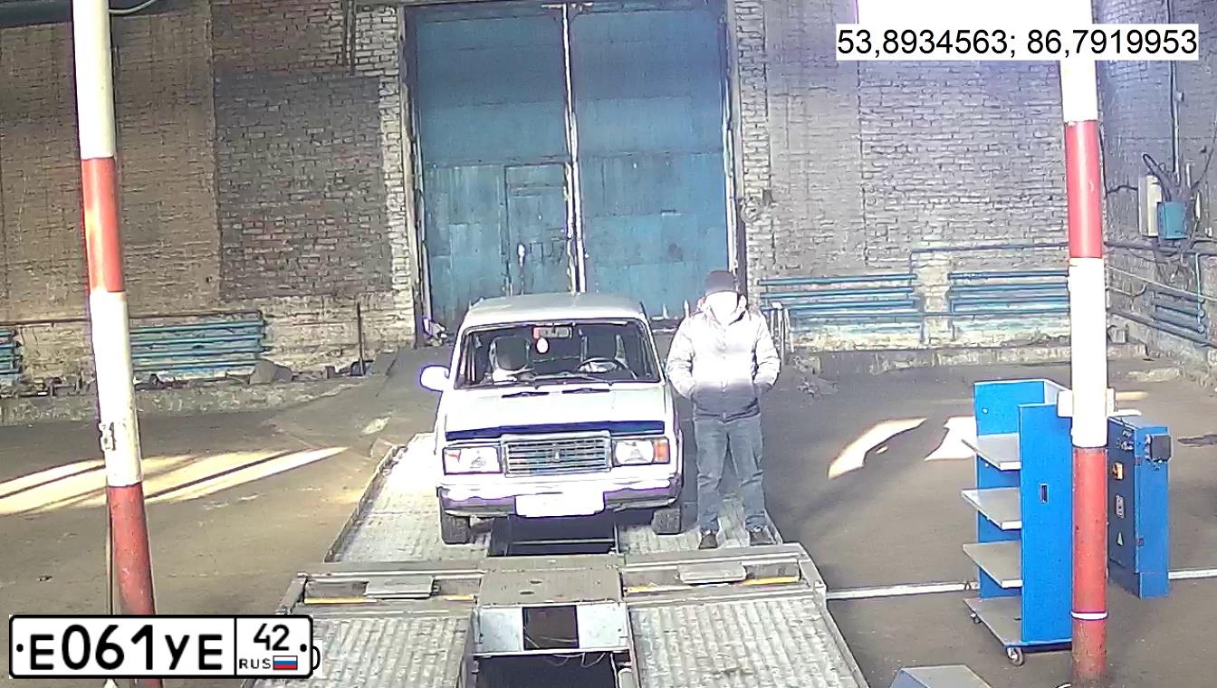 Фото автомобиля LADA 2107, 2010 — госномер О044РВ142. Цвет: Белый