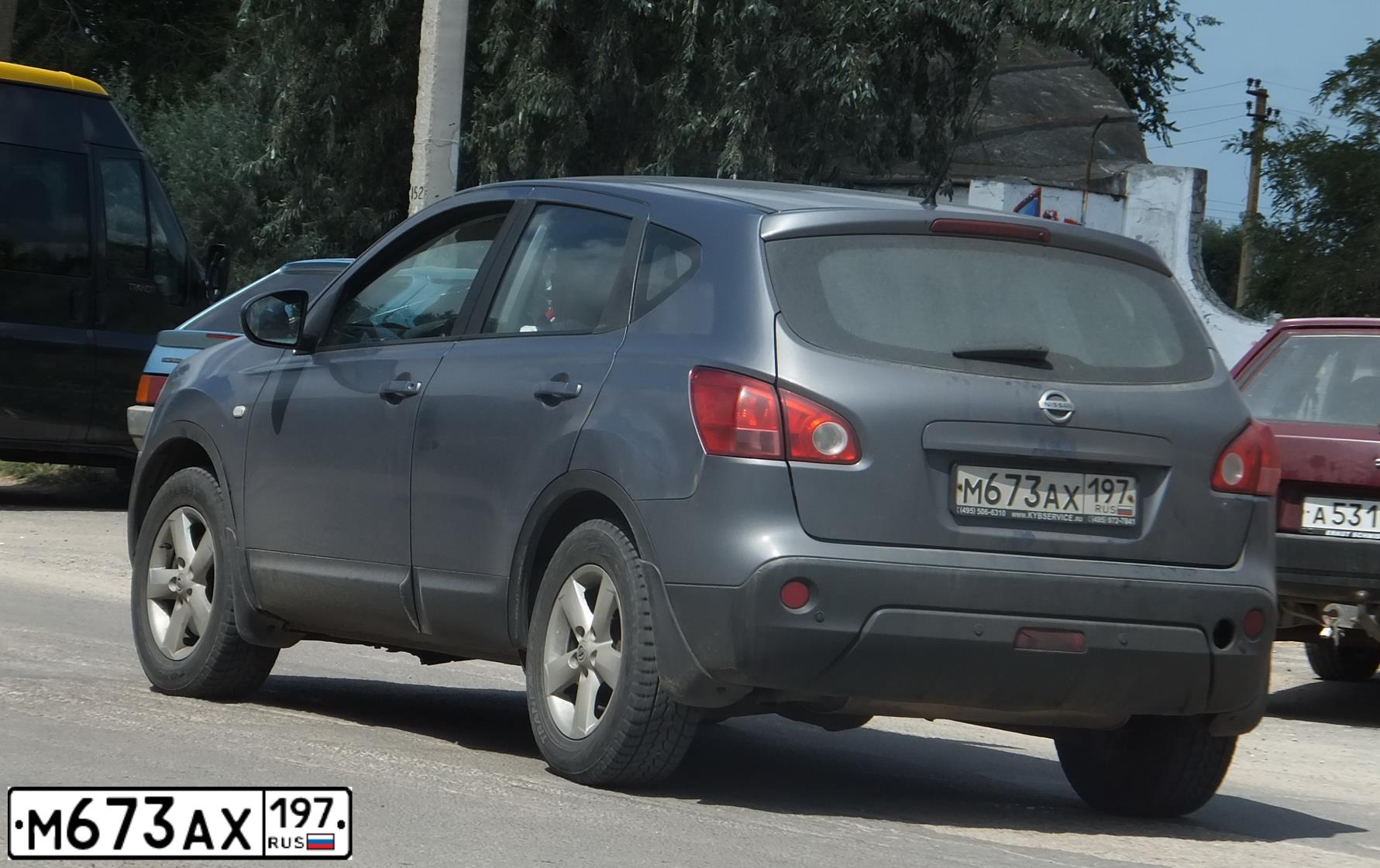Фото автомобиля NISSAN QASHQAI, 2007 — госномер Т853АЕ181. Цвет: СЕРЫЙ
