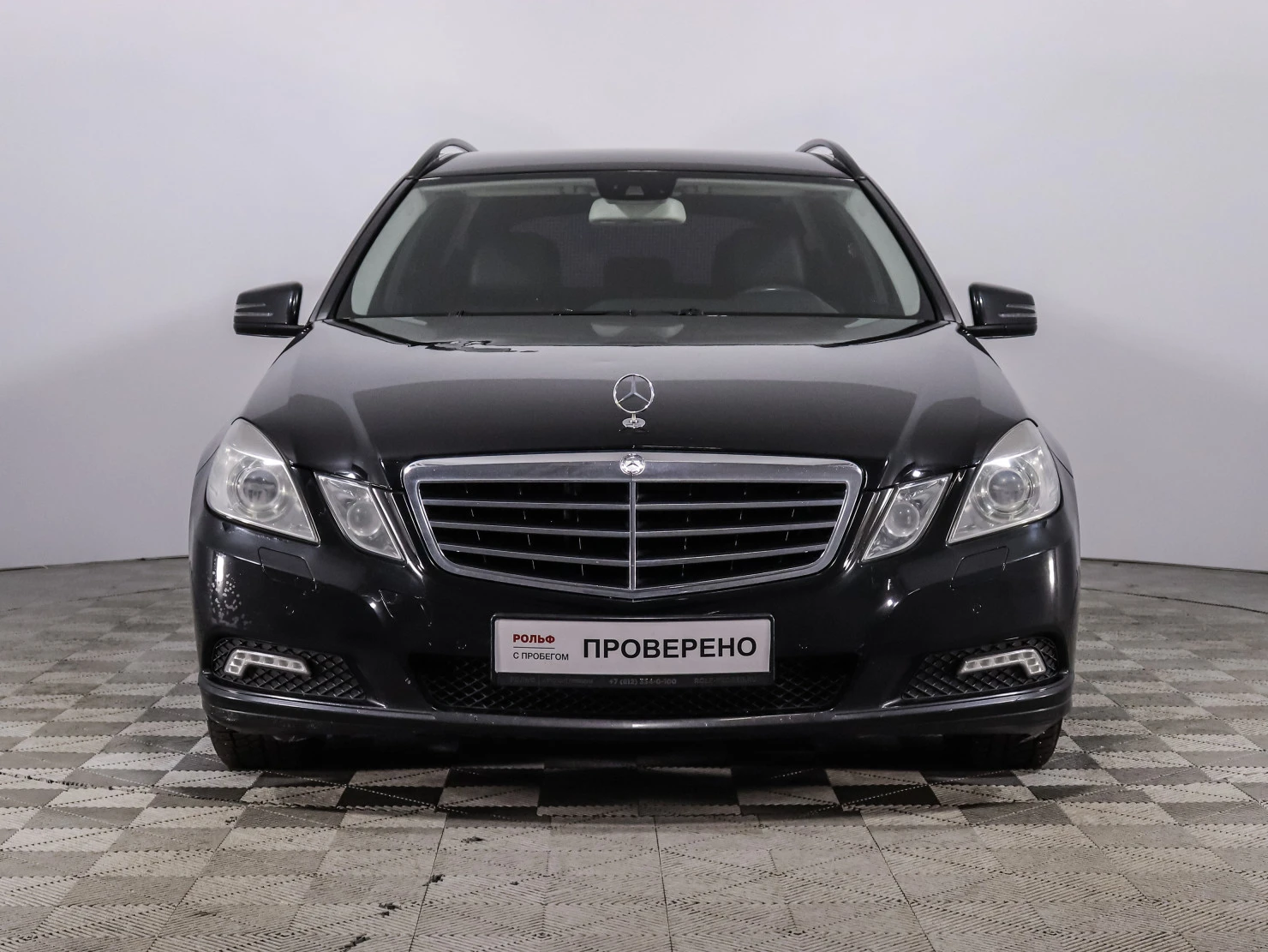 Фото автомобиля MERCEDES E-KLASSE, 2010 — госномер Р788СМ60. Цвет: ЧЕРНЫЙ