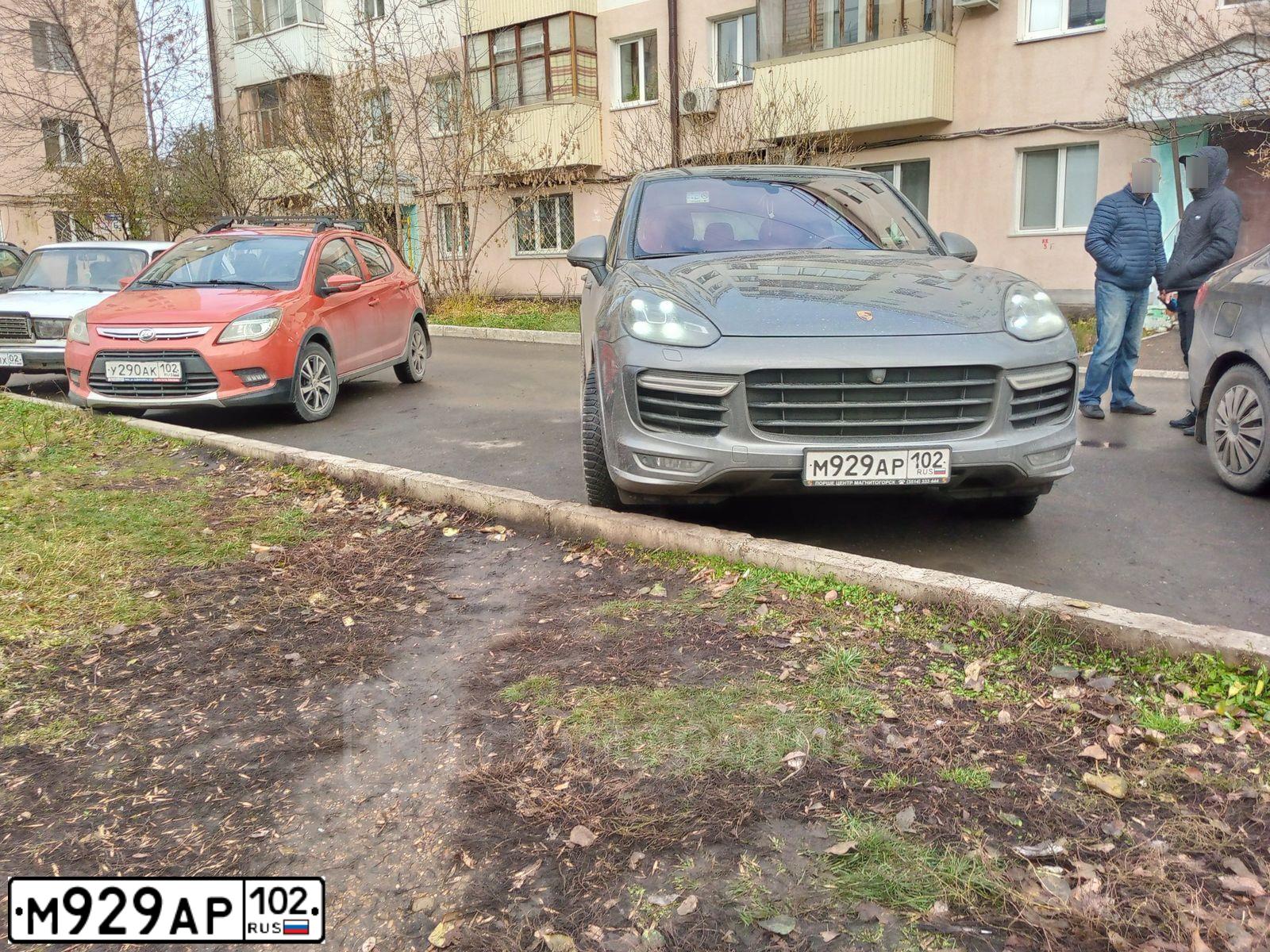 Фото автомобиля VOLKSWAGEN TOUAREG, 2008 — госномер Е800ВХ102. Цвет: ЧЕРНО-СЕРЫЙ