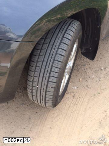 Фото автомобиля VOLKSWAGEN TOUAREG, 2013 — госномер Т002РС152. Цвет: КОРИЧНЕВЫЙ