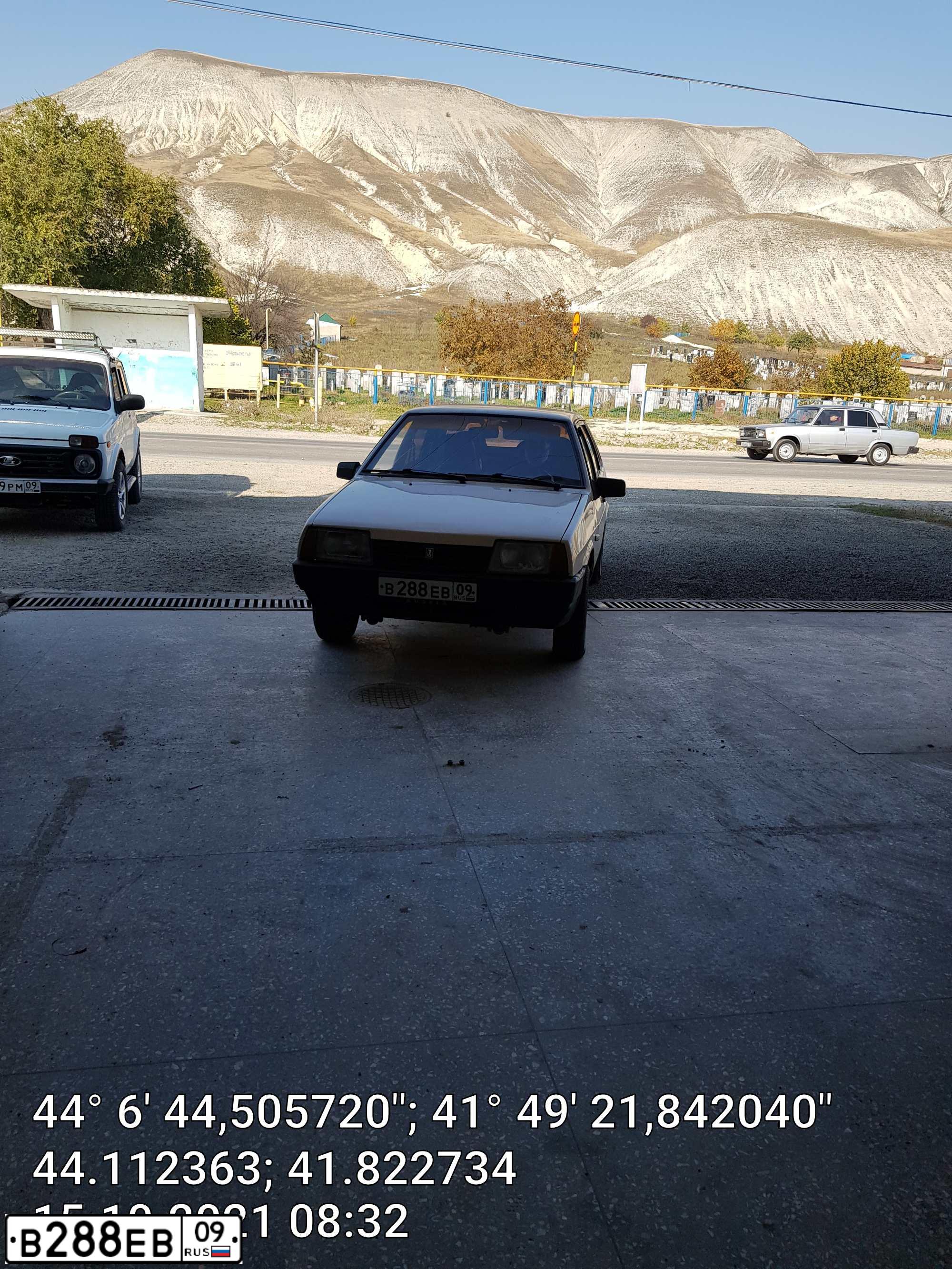 Фото автомобиля LADA 2109 SAMARA, 1996 — госномер В288ЕВ09. Цвет: СВЕТЛО-КОРИЧНЕВЫЙ