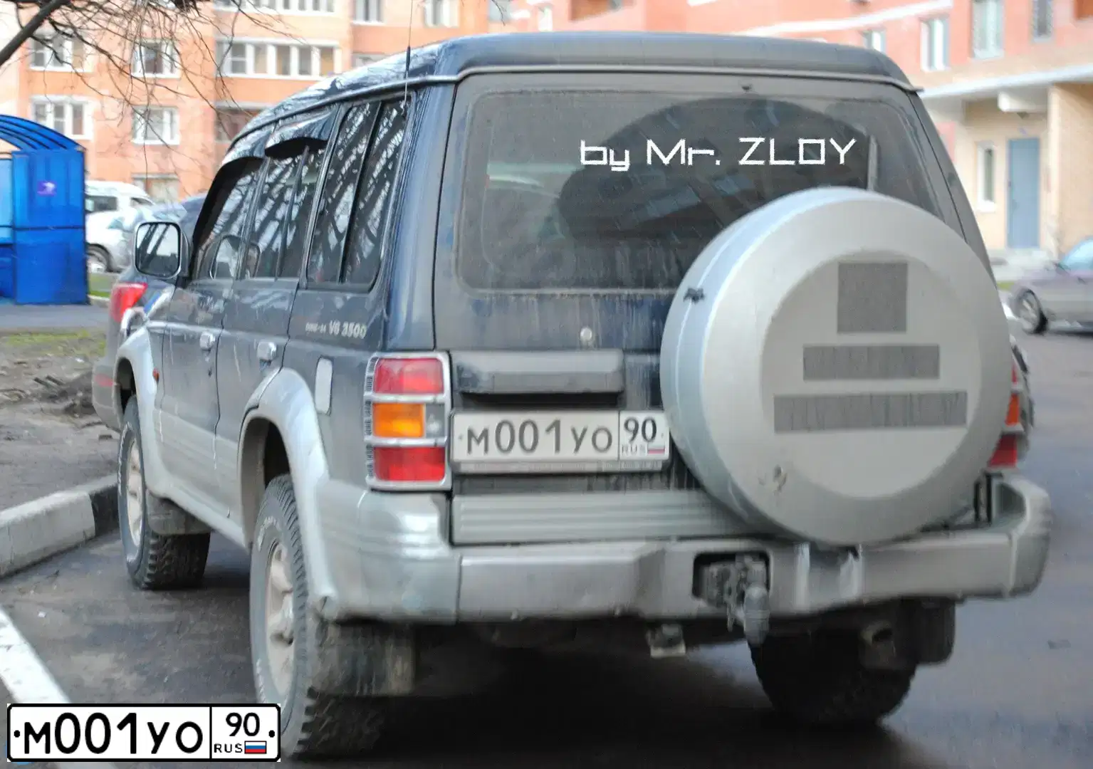 Фото автомобиля MITSUBISHI PAJERO, 2014 — госномер М001УО90. Цвет: ЧЕРНЫЙ