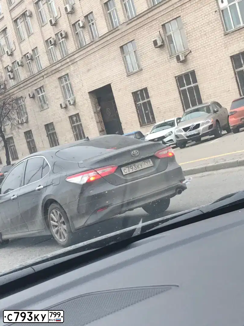 Фото автомобиля TOYOTA CAMRY, 2018 — госномер С793КУ799. Цвет: ЧЕРНЫЙ МЕТАЛЛИК