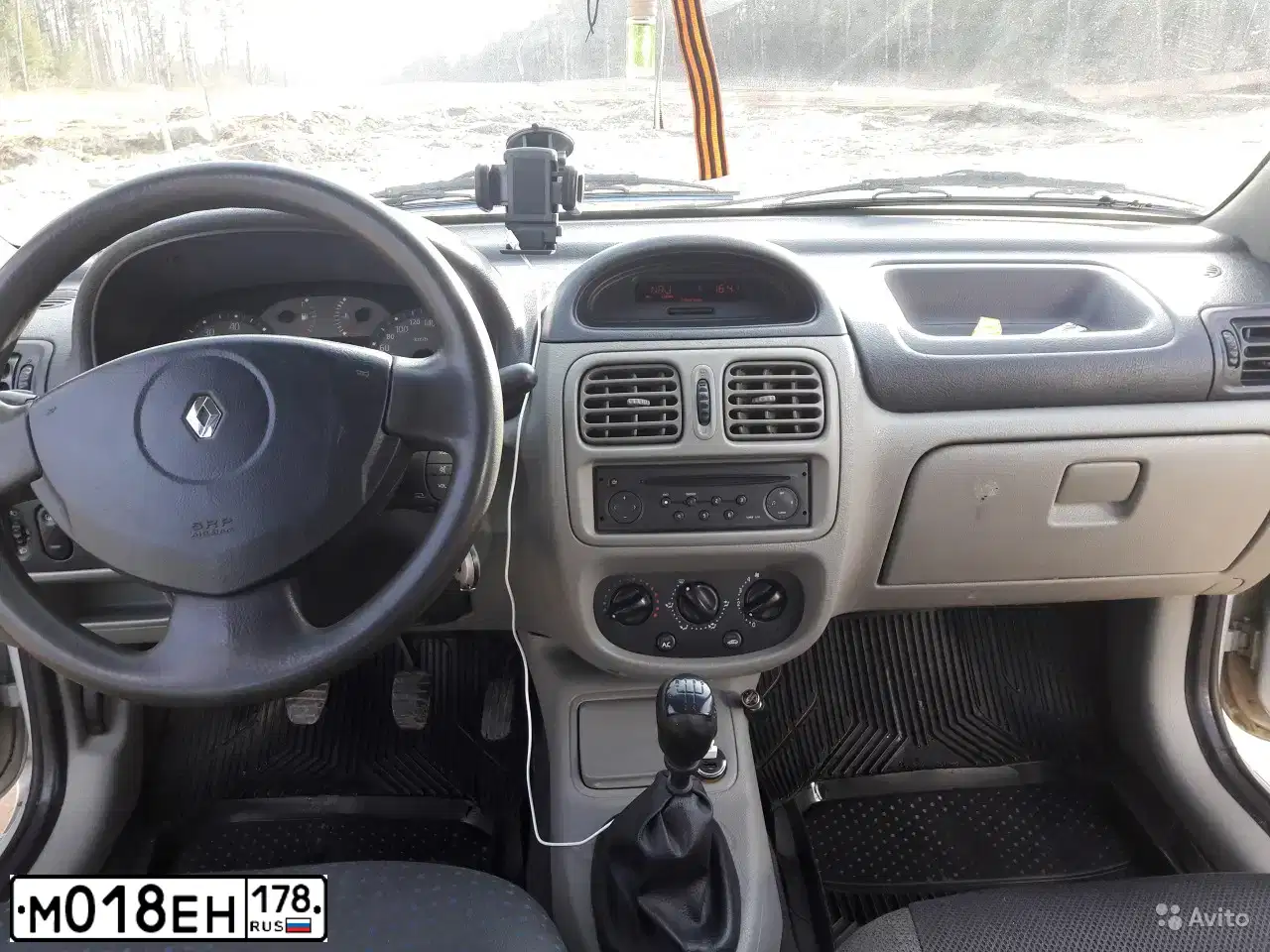 Фото автомобиля RENAULT SYMBOL, 2004 — госномер К077МТ53