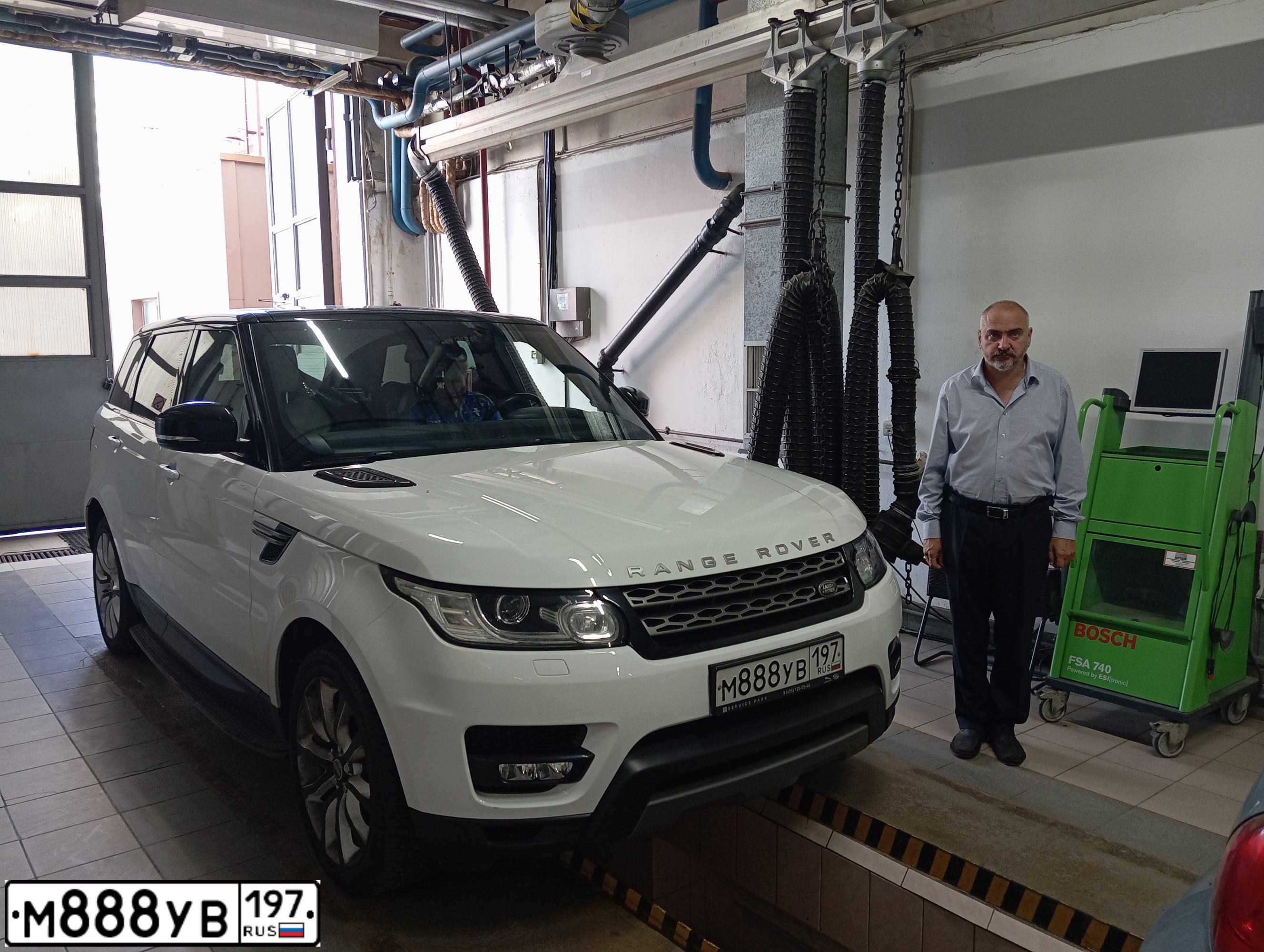Фото автомобиля LANDROVER RANGE ROVER SPORT, 2015 — госномер М888УВ197. Цвет: БЕЛЫЙ ЯРКИЙ