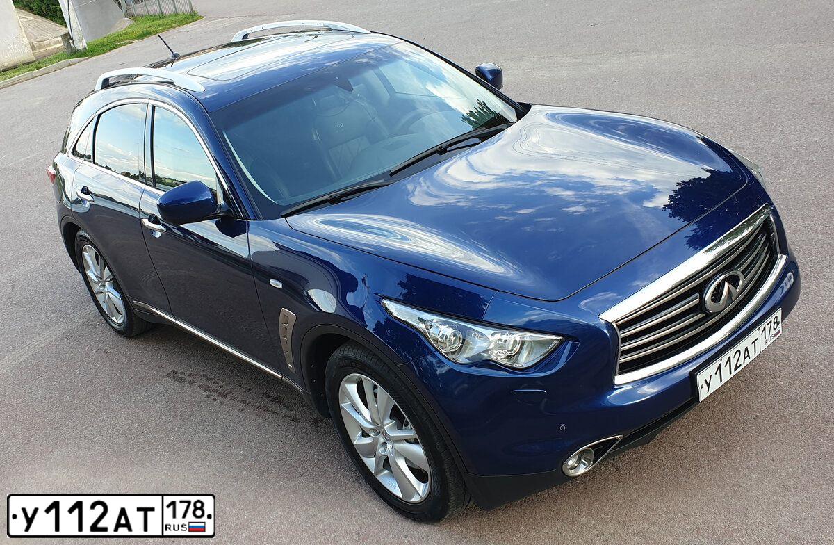 Фото автомобиля INFINITI FX30D, 2013 — госномер Е018КР702. Цвет: синий