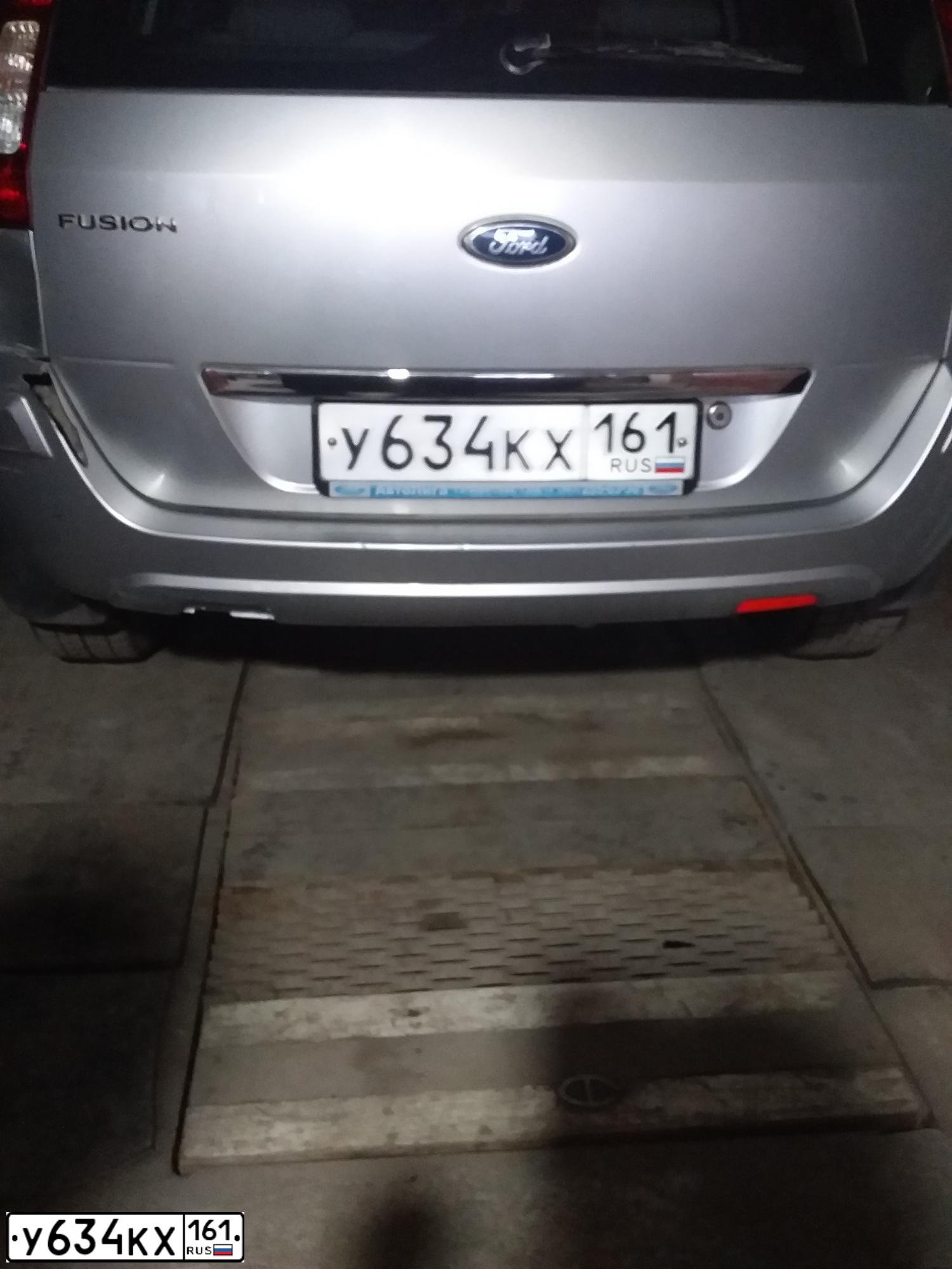 Фото автомобиля FORD FUSION, 2010 — госномер К234ВЕ53. Цвет: СЕРЕБРИСТЫЙ