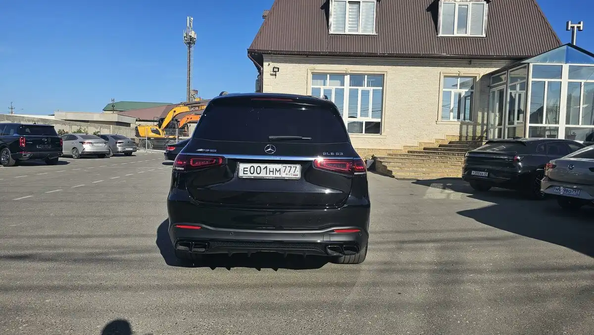 Фото автомобиля MERCEDES-BENZ GLS-CLASS, 2016 — госномер Х965РМ196. Цвет: Белый