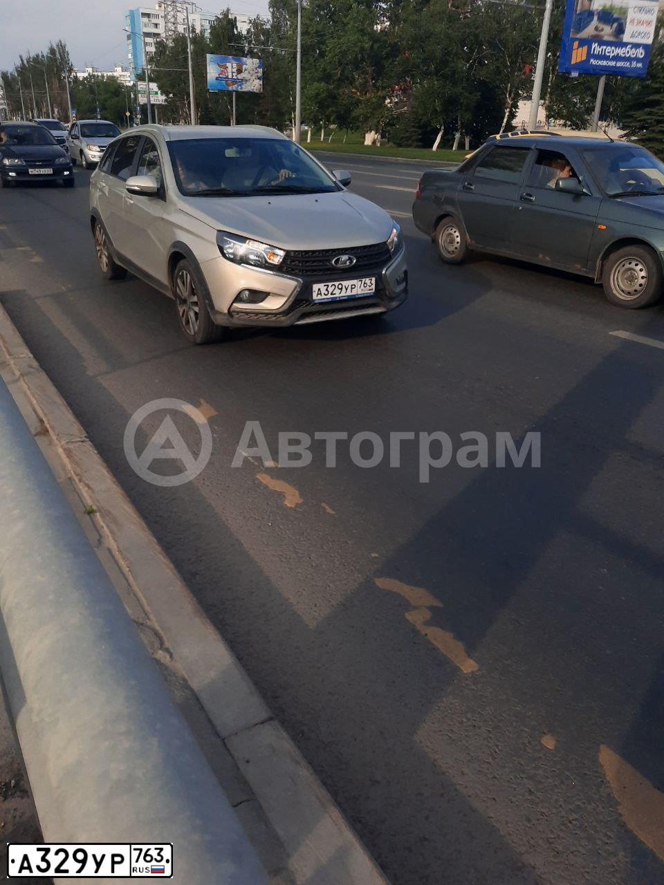 Фото автомобиля LADA VESTA, 2019 — госномер А329УР763. Цвет: СЕРО-БЕЖЕВЫЙ