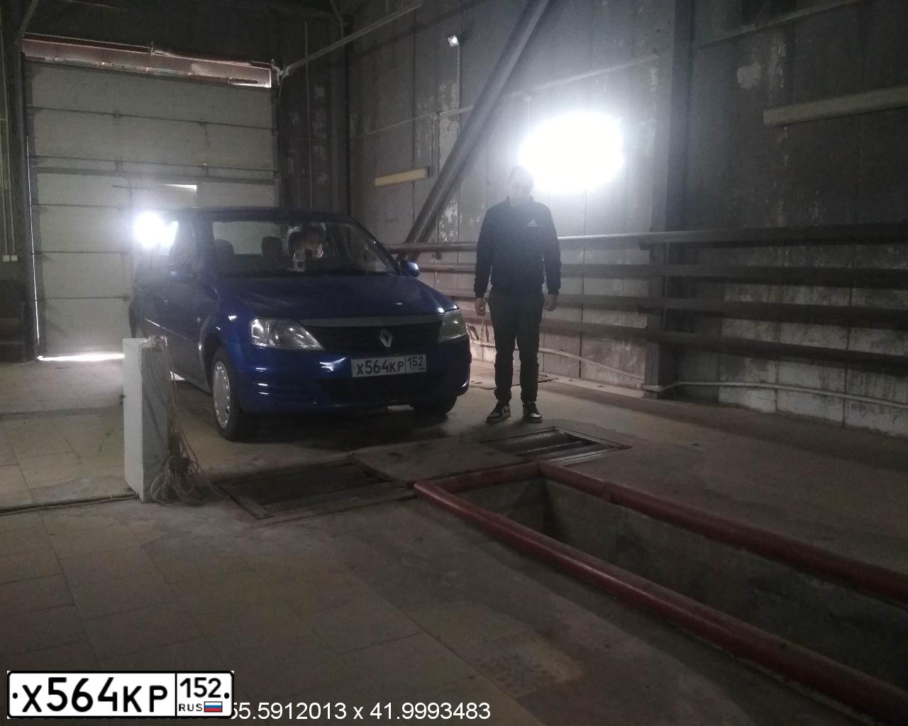 Фото автомобиля RENAULT T LOGAN, 2007 — госномер К506УР33. Цвет: синий