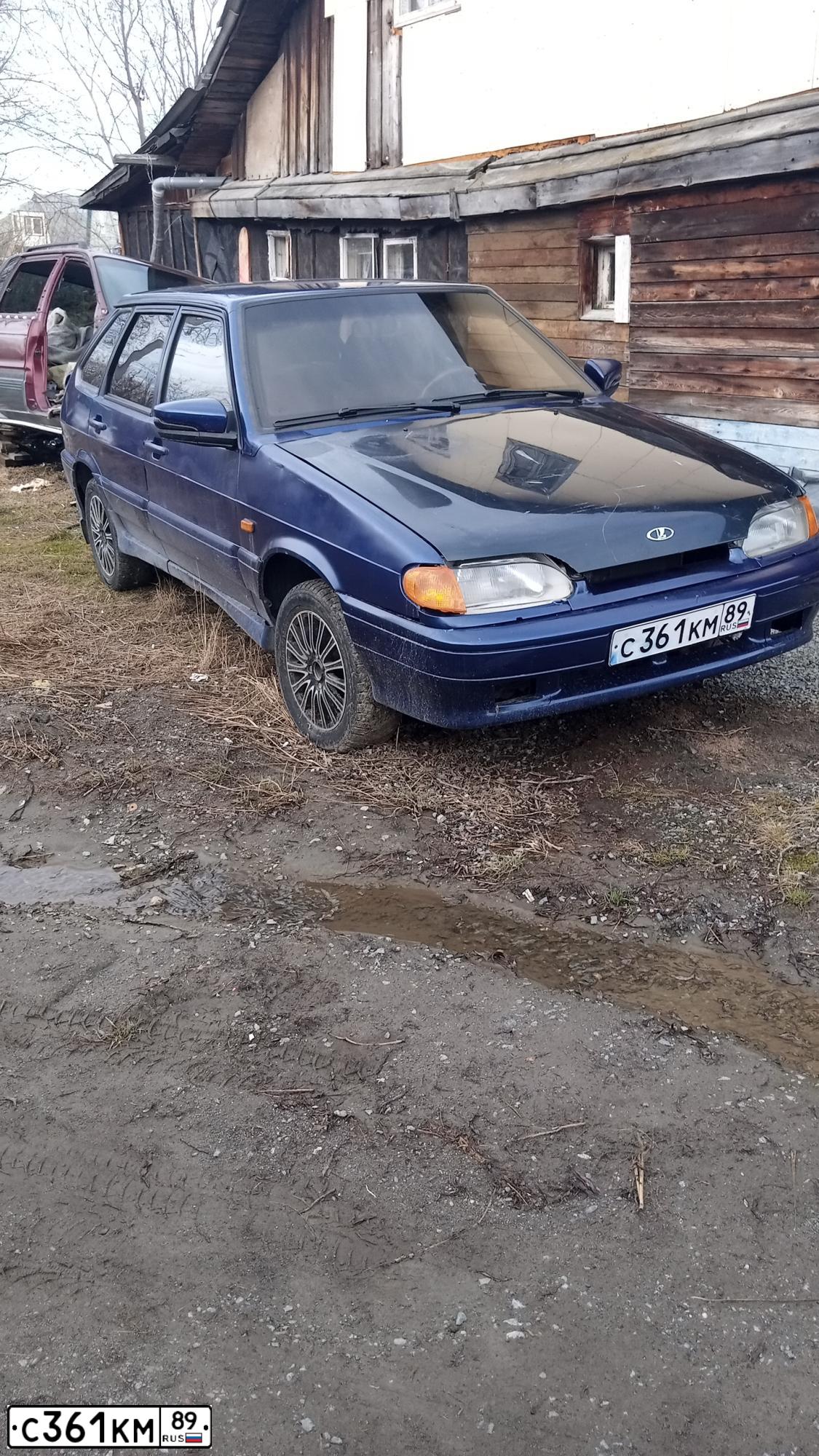 Фото автомобиля LADA 2114 SAMARA, 2004 — госномер С361КМ89. Цвет: СЕРЕБРИСТЫЙ ЯРКО-СИНИЙ
