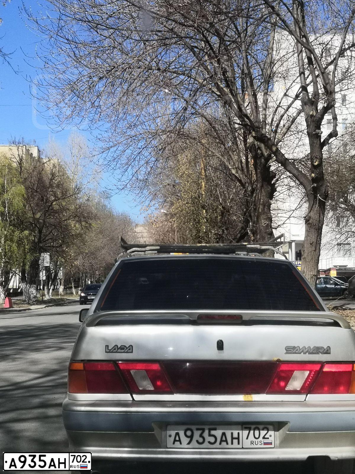 Фото автомобиля LADA 2115 SAMARA, 2007 — госномер А935АН702. Цвет: СЕРЕБРИСТО-БЕЖЕВЫЙ