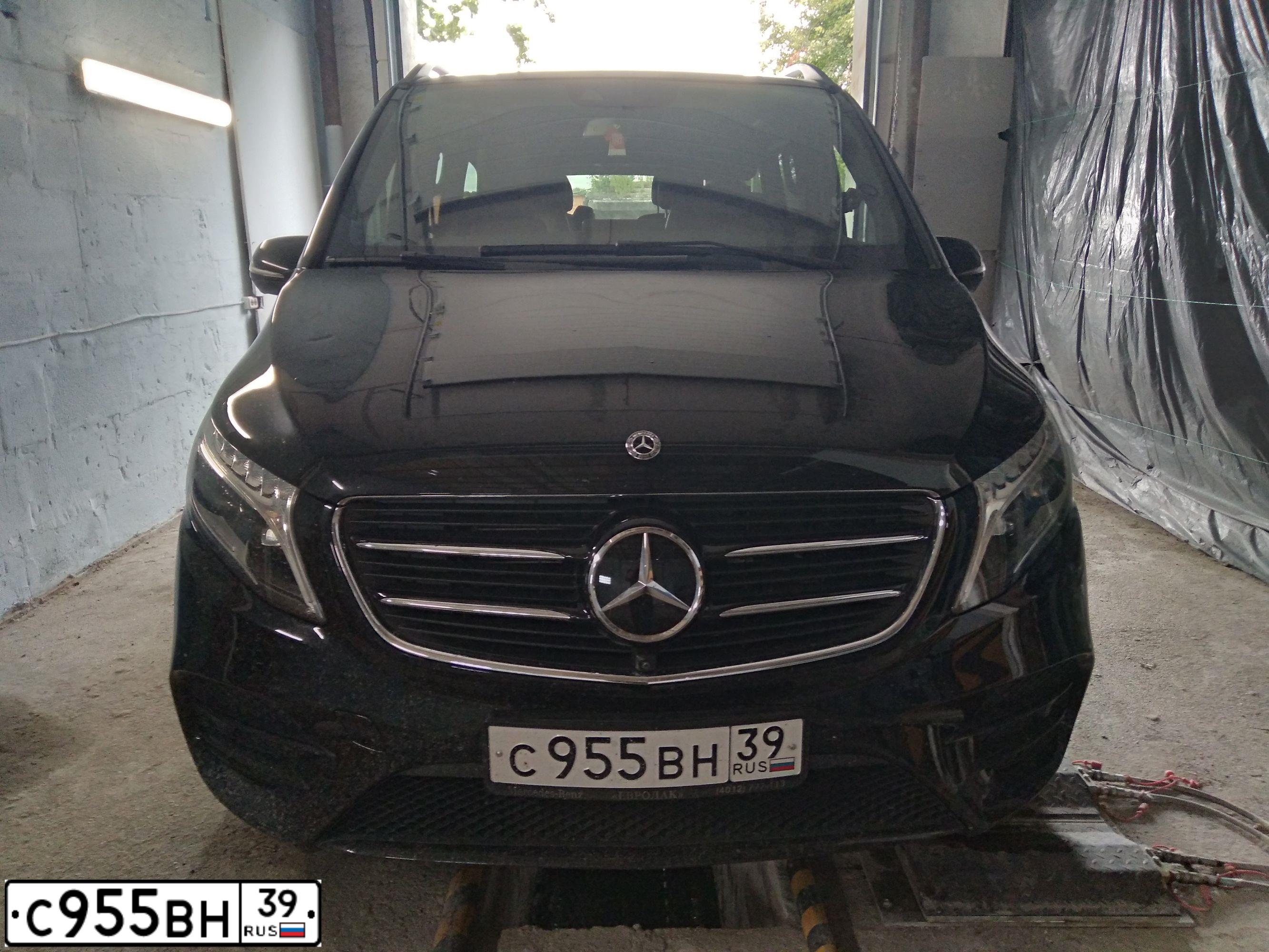 Фото автомобиля MERCEDES V-KLASSE, 2018 — госномер С955ВН39. Цвет: ЧЕРНЫЙ