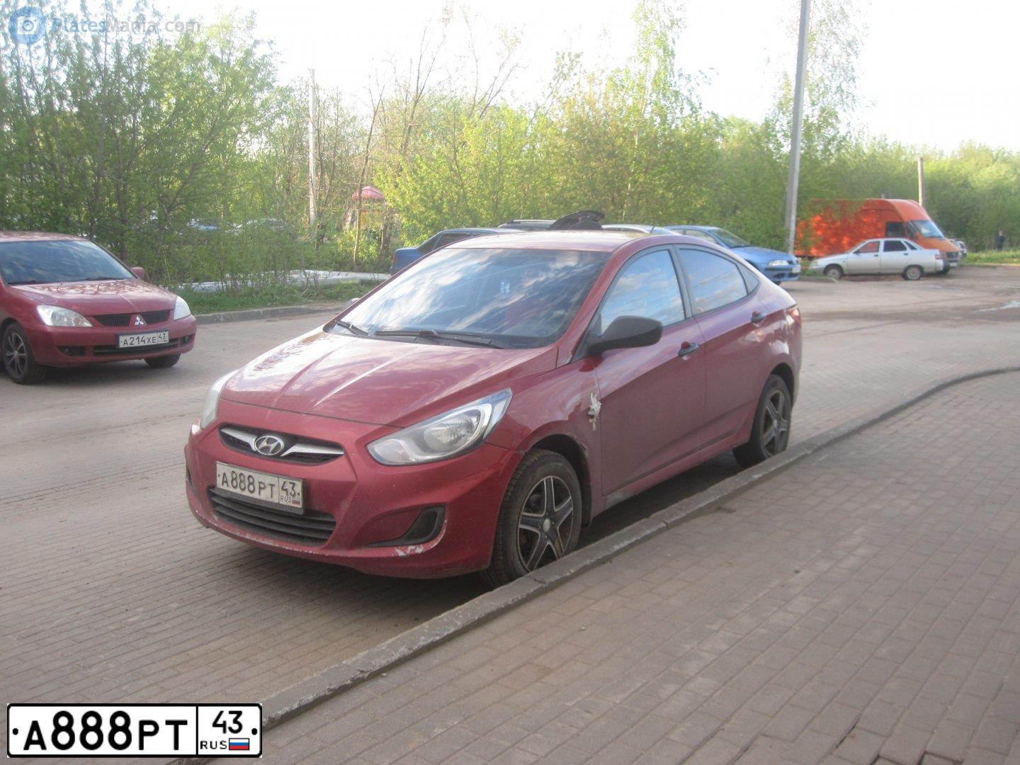 Фото автомобиля HYUNDAI SOLARIS, 2011 — госномер А888РТ43. Цвет: КРАСНЫЙ ГРАНАТ