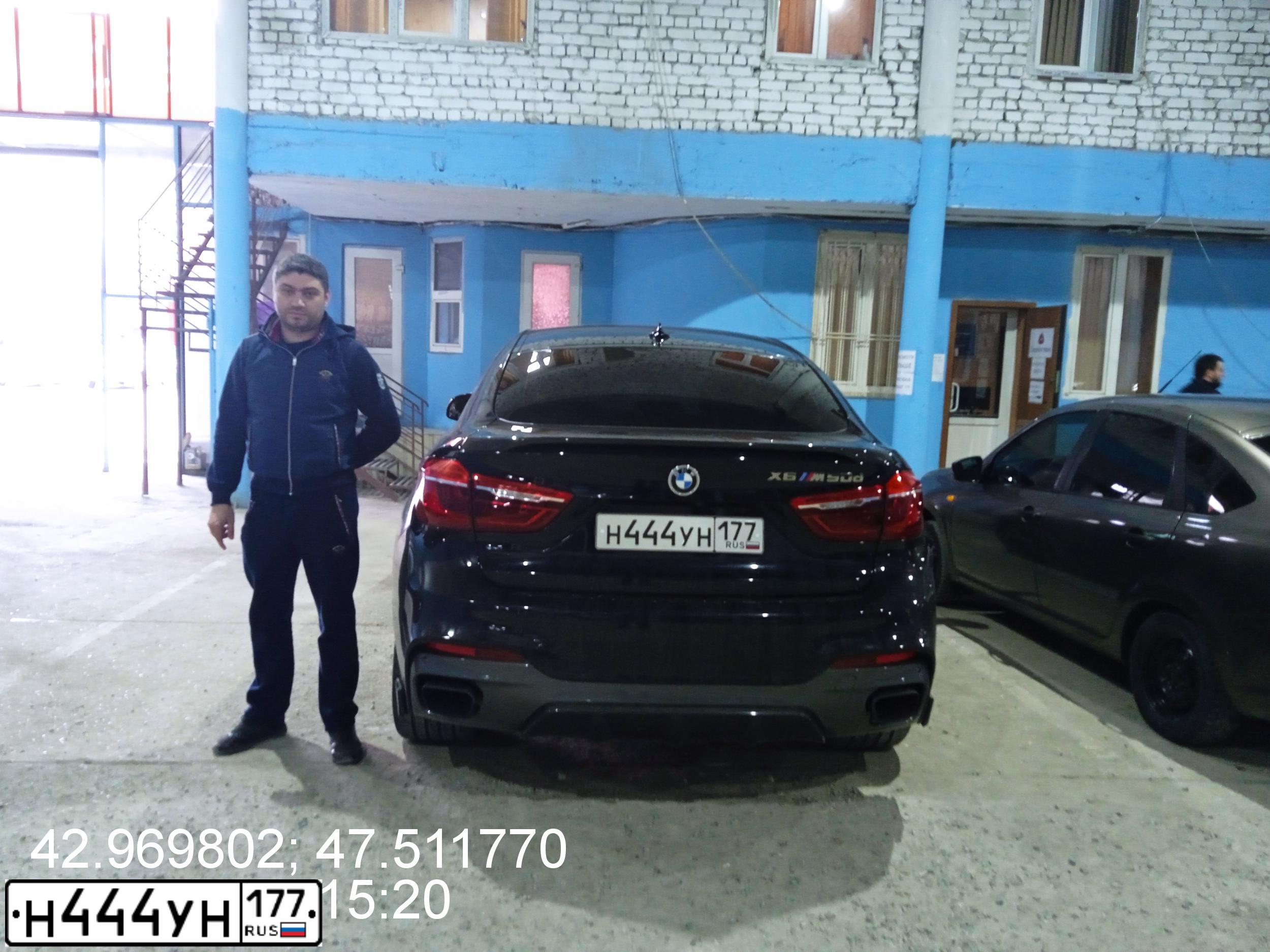 Фото автомобиля BMW X7, 2023 — госномер С475СР797. Цвет: ЧЕРНЫЙ