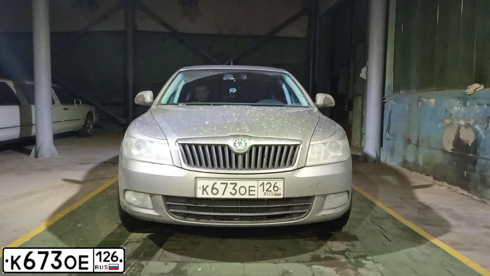 Фото автомобиля SKODA OCTAVIA, 2011 — госномер К797ЕМ761. Цвет: СЕРЫЙ