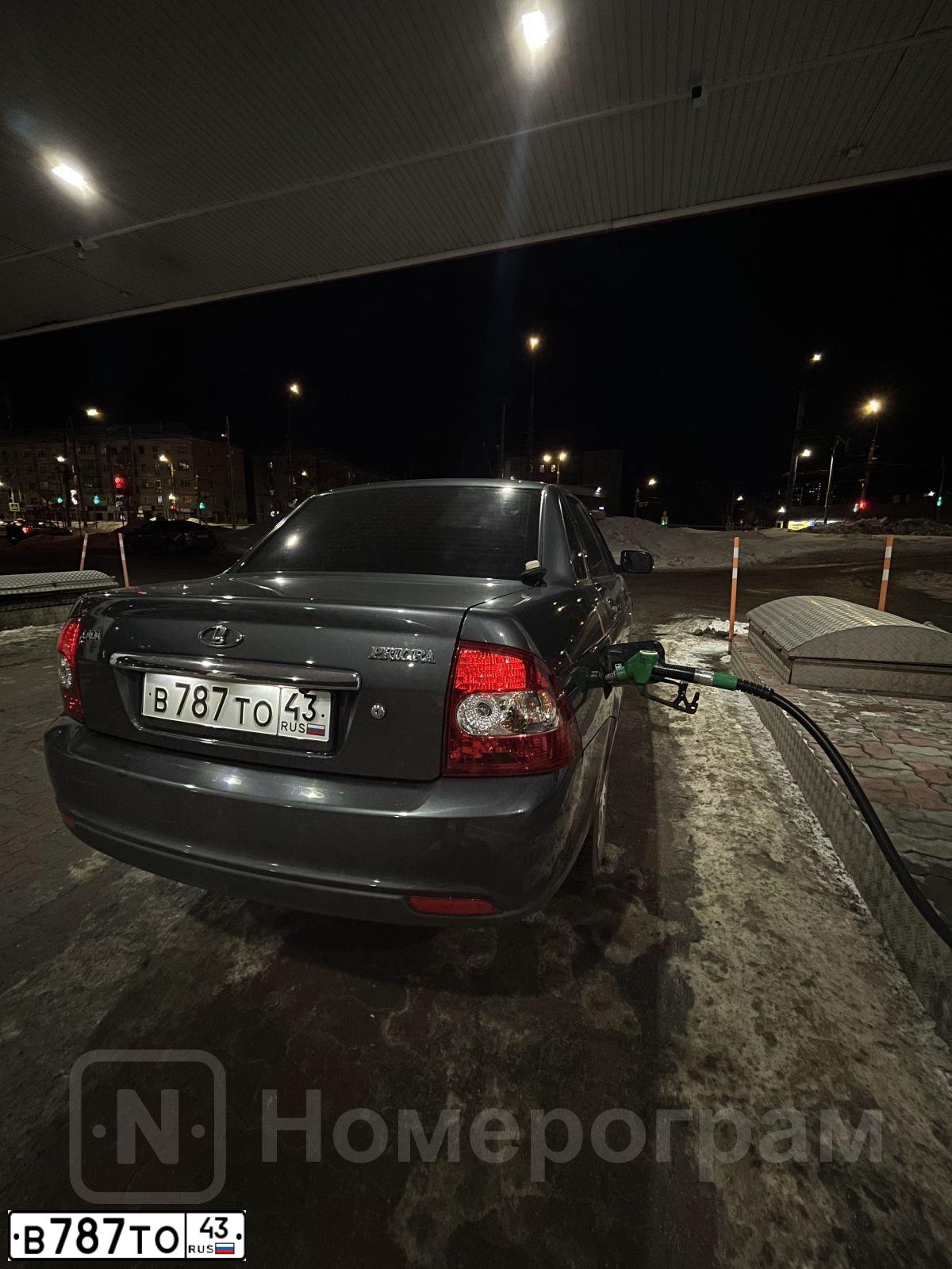 Фото автомобиля LADA 2170 PRIORA, 2013 — госномер В787ТО43. Цвет: серебристо-темно-серый
