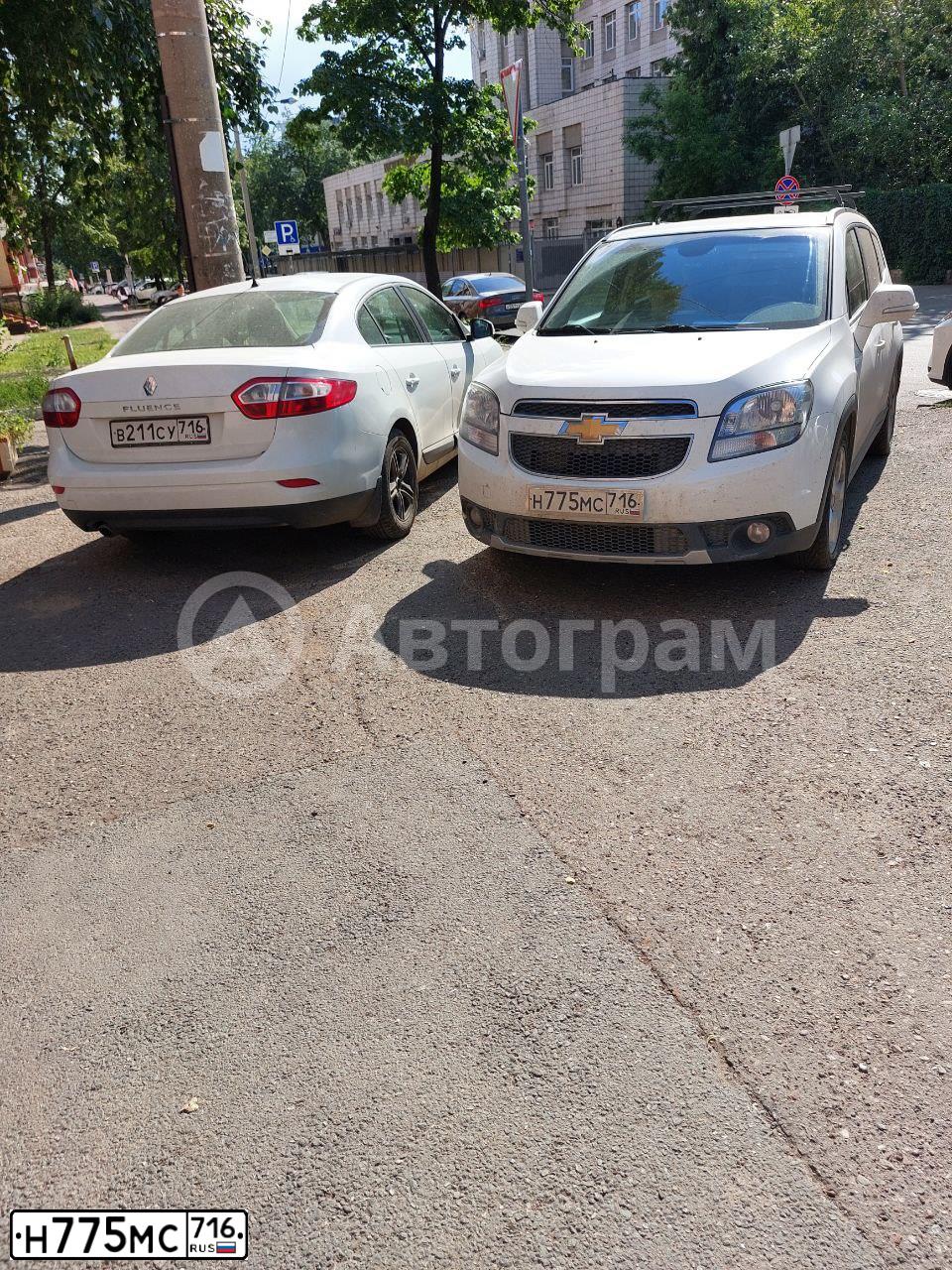 Фото автомобиля CHEVROLET ORLANDO, 2014 — госномер А006МР60. Цвет: Белый