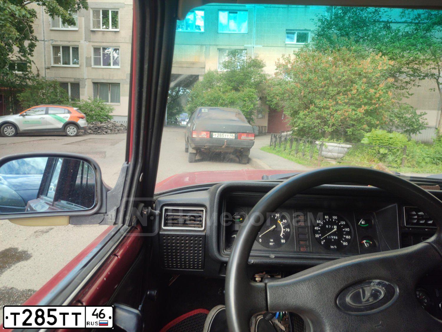 Фото автомобиля LADA 2109 SAMARA, 2001 — госномер Т285ТТ46. Цвет: ТЕМНО ЗЕЛЕНЫЙ