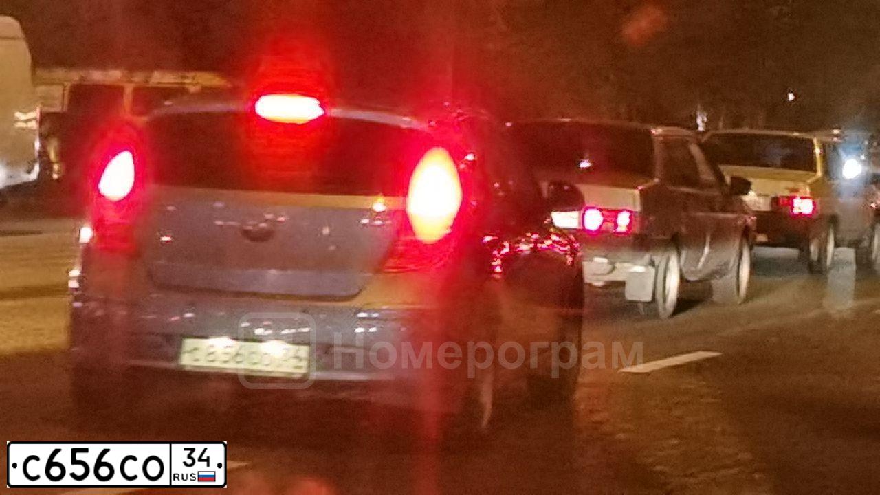Фото автомобиля CHEVROLET CRUZE, 2012 — госномер С656СО34. Цвет: СЕРЕБРИСТЫЙ МЕТАЛЛИК