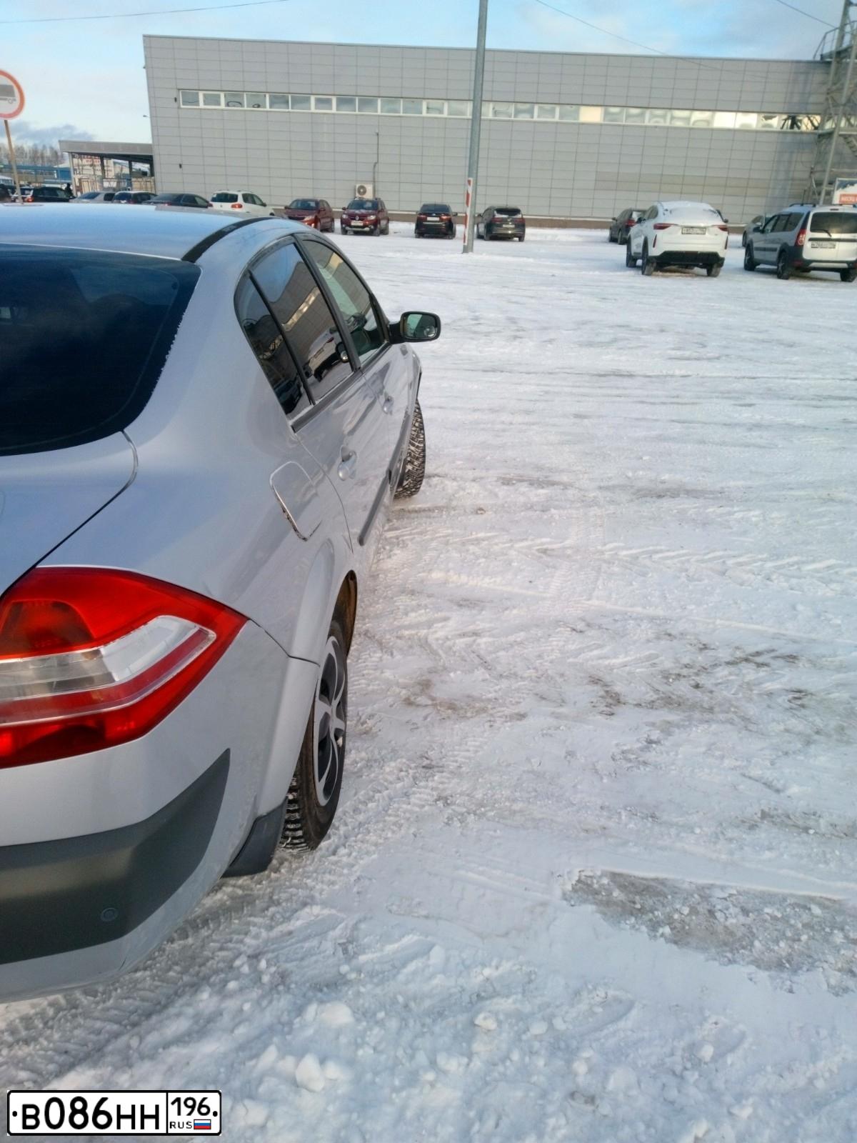 Фото автомобиля RENAULT MEGANE, 2007 — госномер В086НН196. Цвет: СЕРО ГОЛУБОЙ