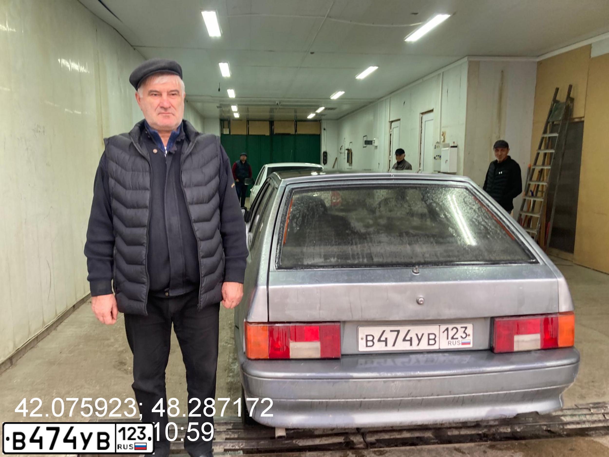 Фото автомобиля LADA 2114 SAMARA, 2010 — госномер В474УВ123. Цвет: СРЕДНИЙ СЕРО-ЗЕЛЕН МЕТ