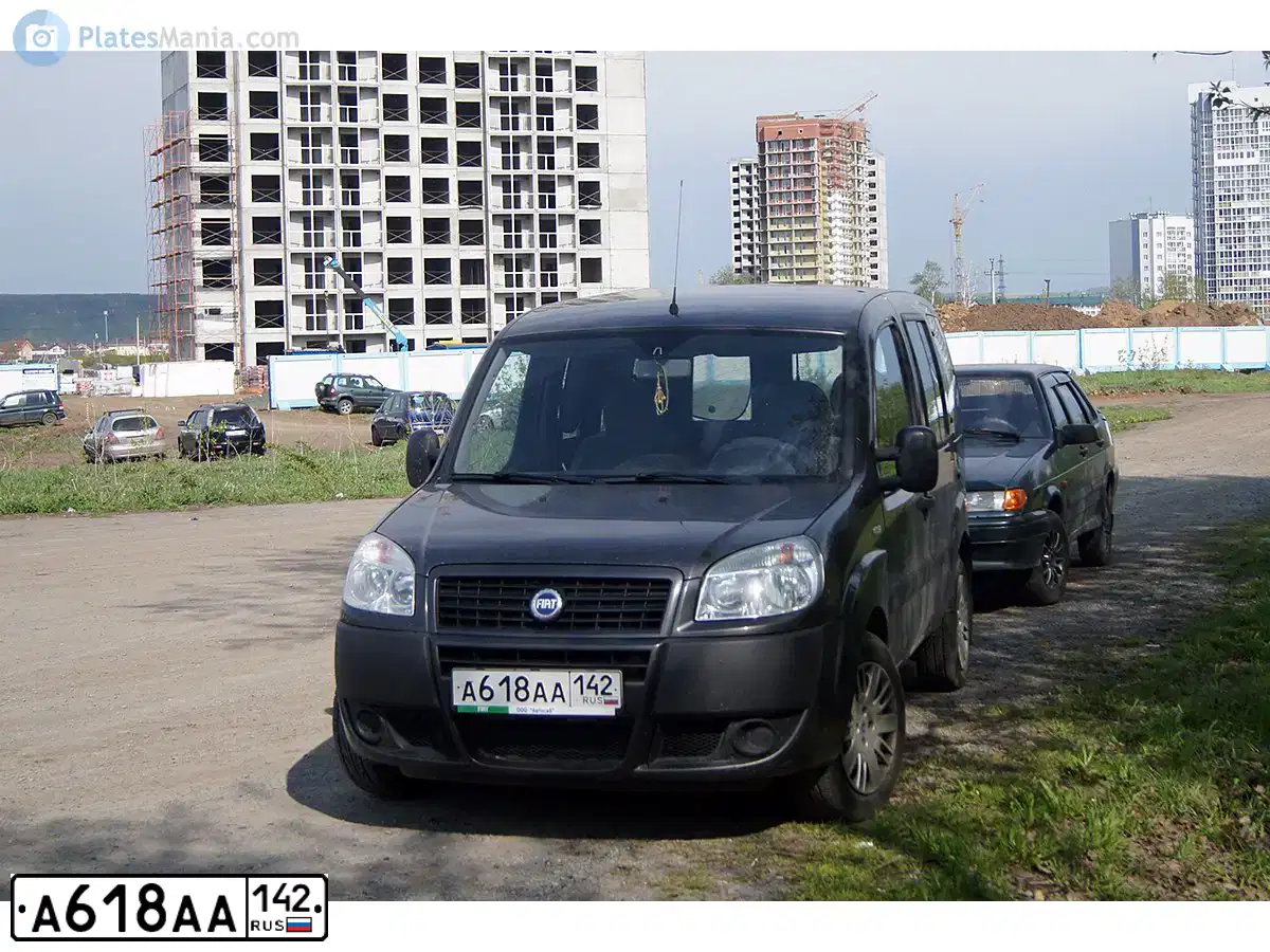Фото автомобиля FIAT DOBLO, 2008 — госномер А618АА142. Цвет: серый андерграунд