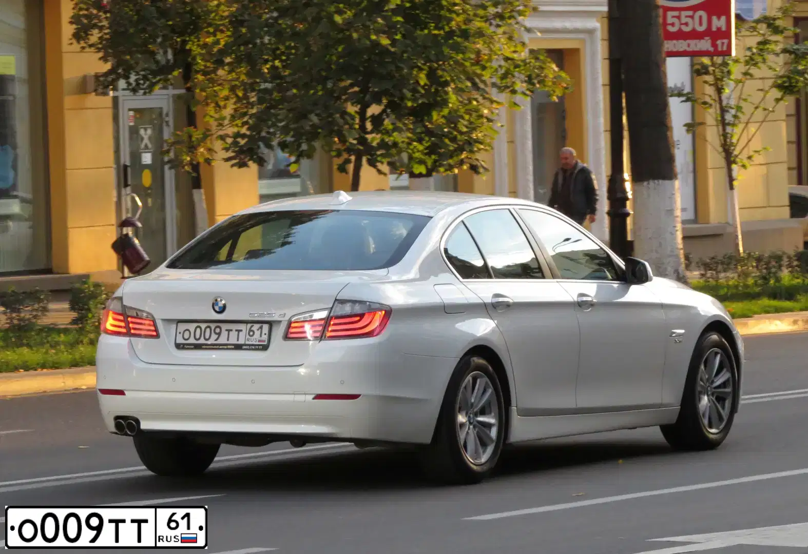 Фото автомобиля БМВ 525d xDrive, 2012 — госномер О993ЕУ180. Цвет: Белый