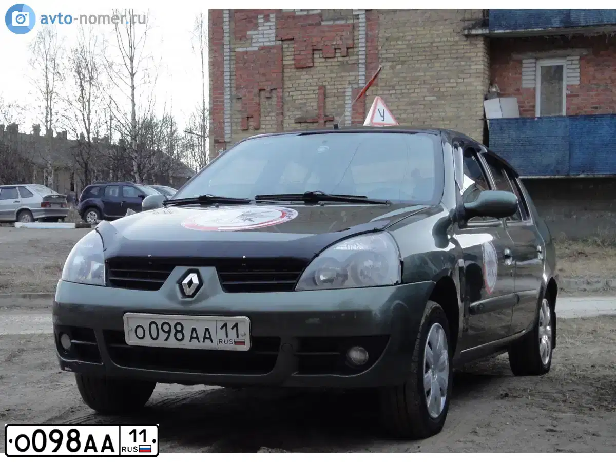 Фото автомобиля RENAULT SYMBOL, 2007 — госномер Р372ХС11. Цвет: ТЕМНО-СЕРЫЙ