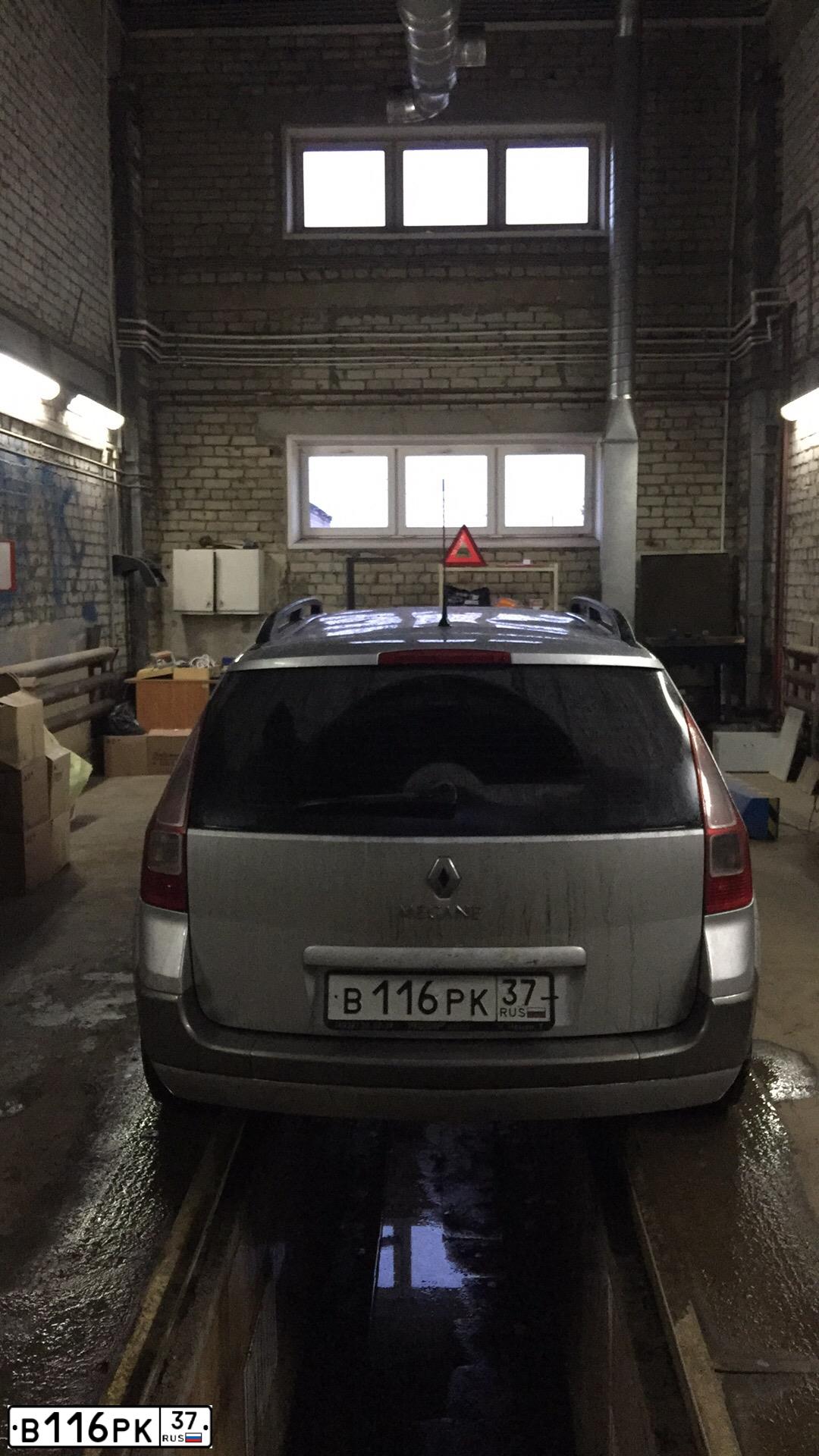 Фото автомобиля RENAULT MEGANE, 2008 — госномер В116РК37. Цвет: Серый