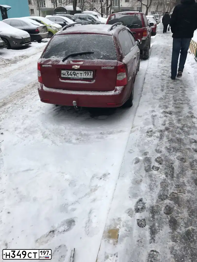 Фото автомобиля CHEVROLET LACETTI, 2008 — госномер Н349СТ197. Цвет: КРАСНЫЙ