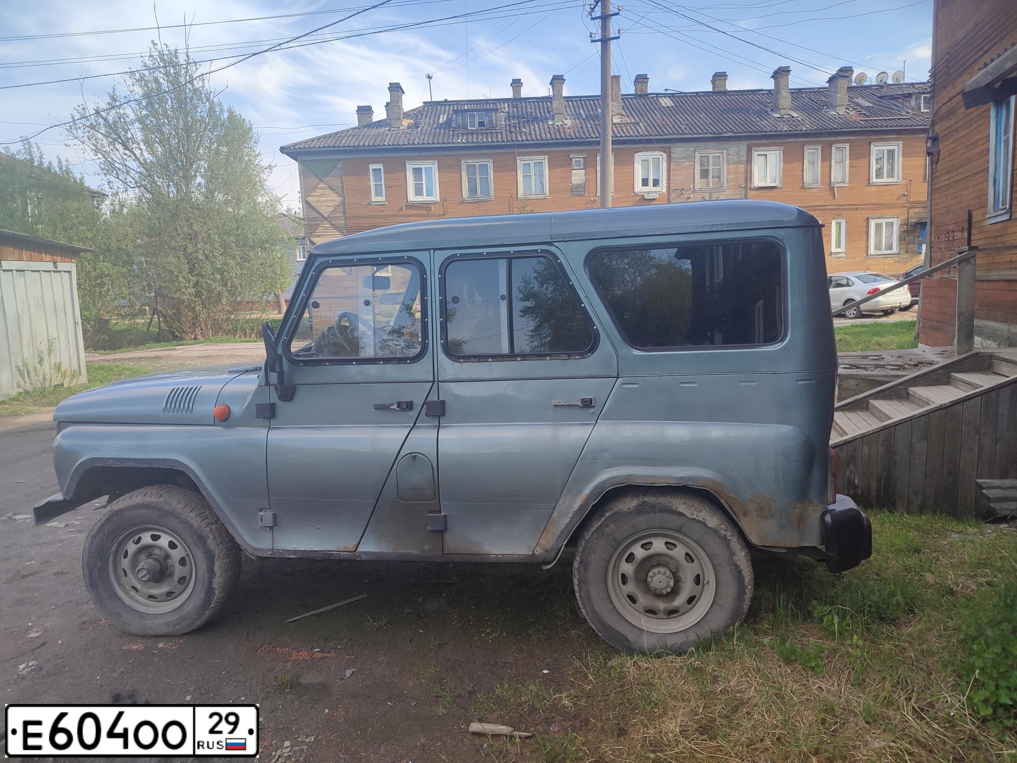 Фото автомобиля UAZ 3151 / HUNTER, 2006 — госномер Е604ОО29. Цвет: СЕРЫЙ