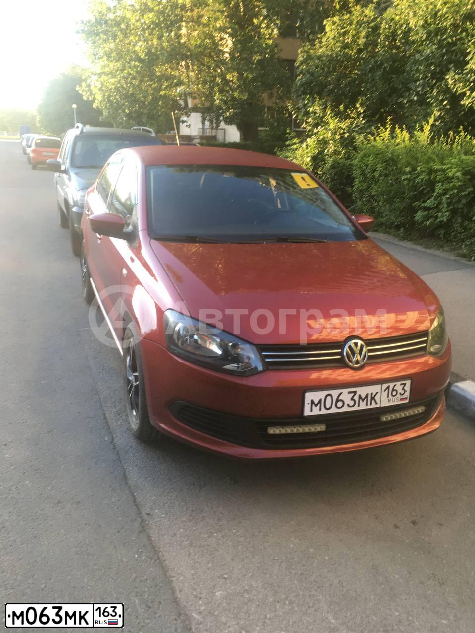 Фото автомобиля VOLKSWAGEN POLO, 2012 — госномер М063МК163. Цвет: ВИШНЕВЫЙ