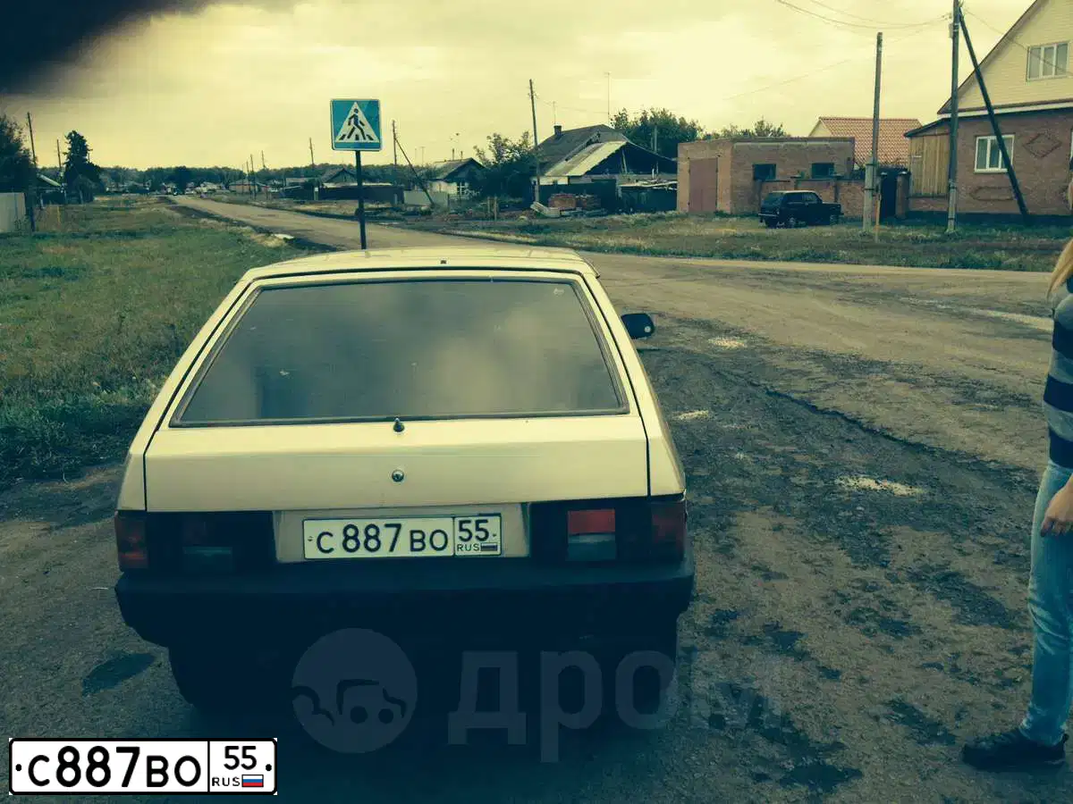Фото автомобиля LADA 2108 SAMARA, 1999 — госномер С887ВО55. Цвет: СЕРЕБРИСТО-БЕЖЕВЫЙ
