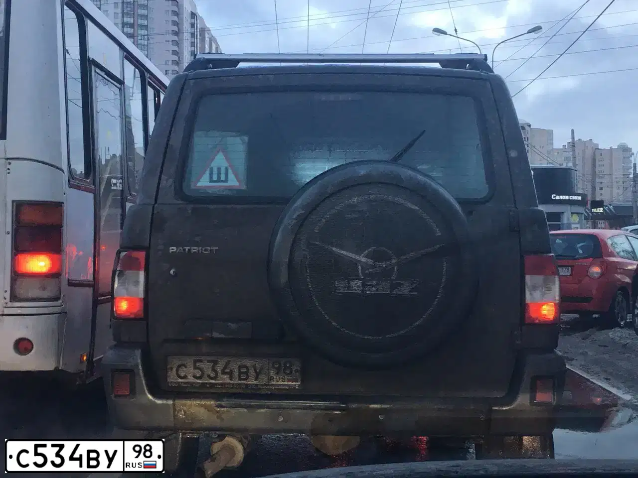 Фото автомобиля UAZ 3163 PATRIOT, 2007 — госномер С534ВУ98. Цвет: ТЕМНО-СЕРЫЙ