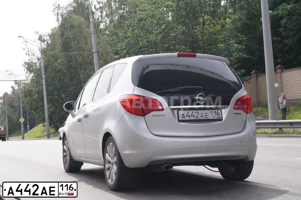 Фото автомобиля OPEL MERIVA, 2011 — госномер А442АЕ116. Цвет: серебристый