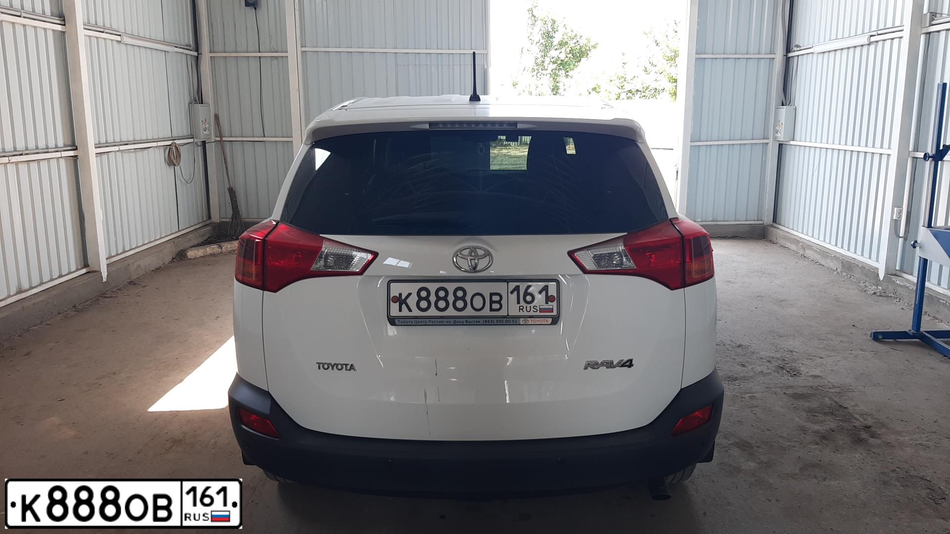 Фото автомобиля FORD FUSION, 2006 — госномер К888ОВ161. Цвет: СЕРО-ГОЛУБОЙ
